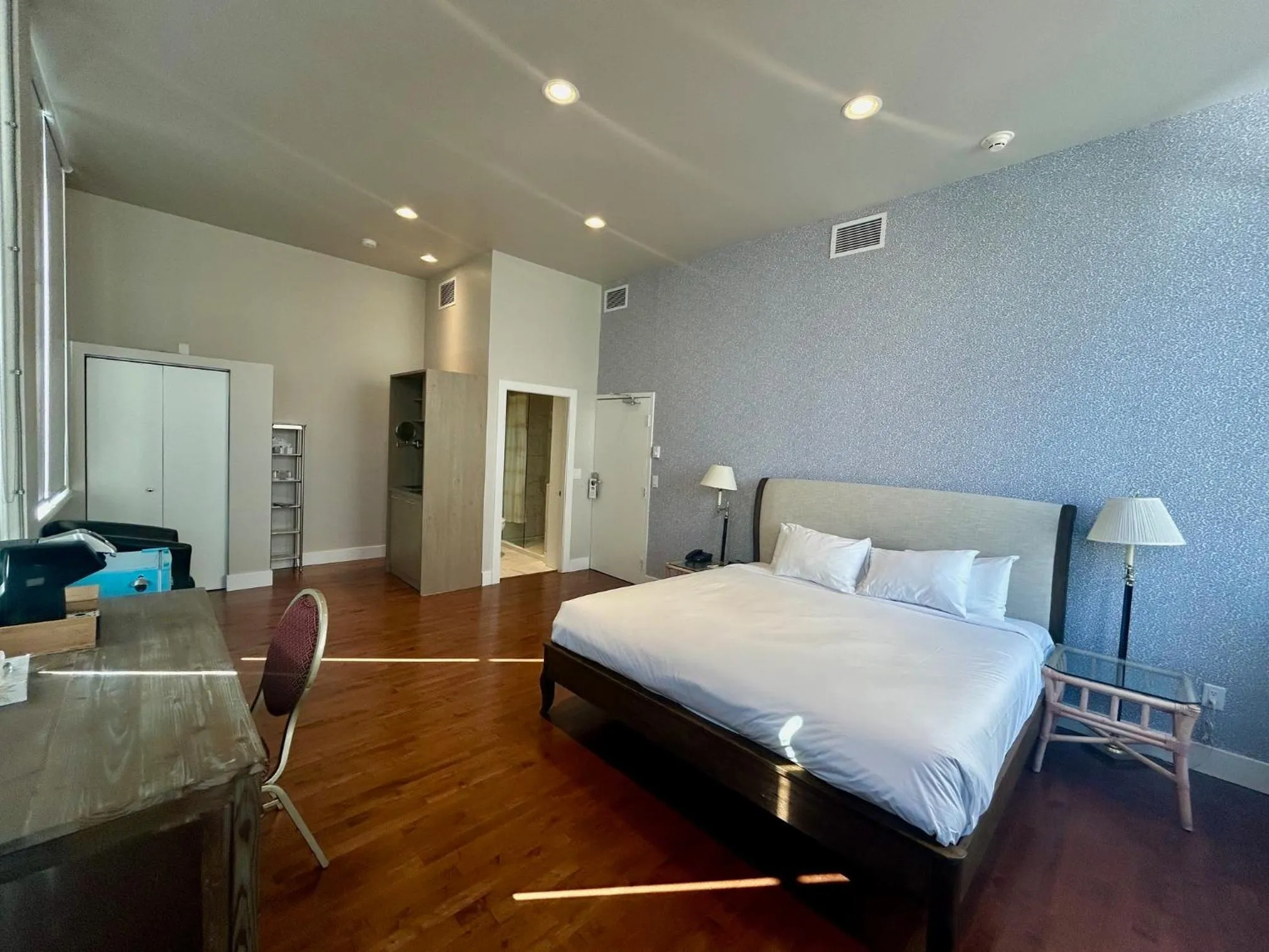 Bedroom, Bed in The Bedford Regency Hotel