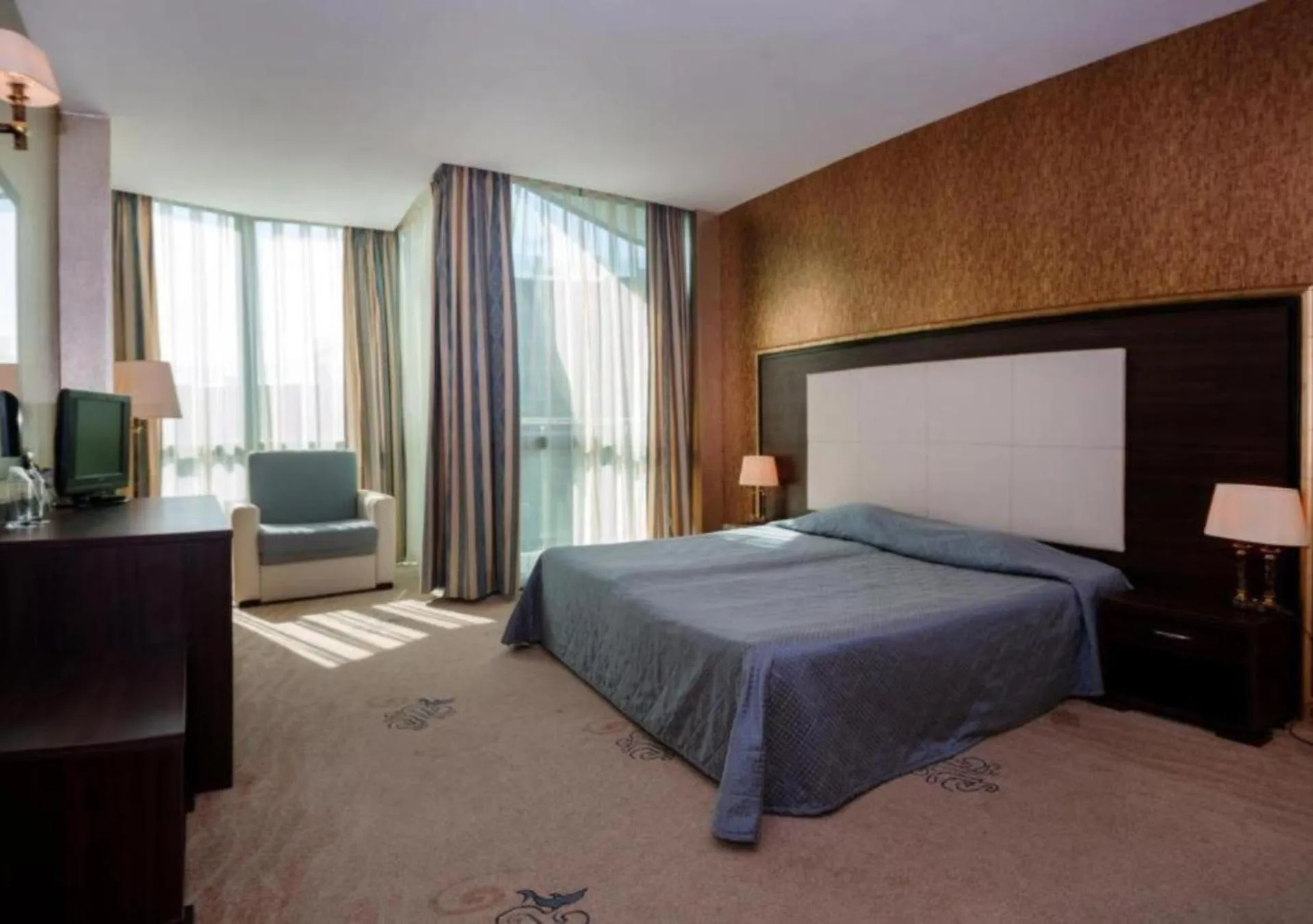 Bed in Hotel Primorsko Del Sol