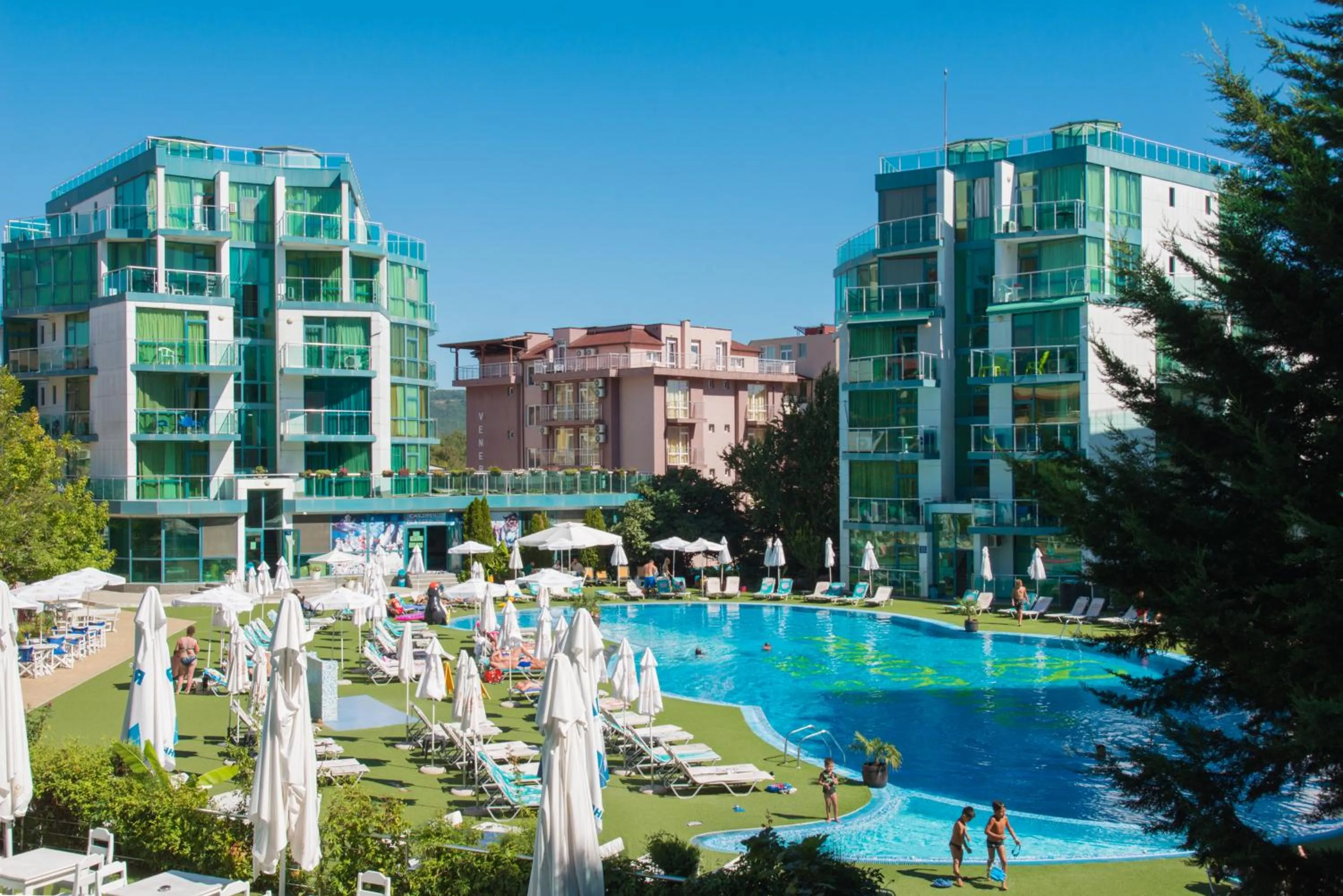 Property building in Hotel Primorsko Del Sol