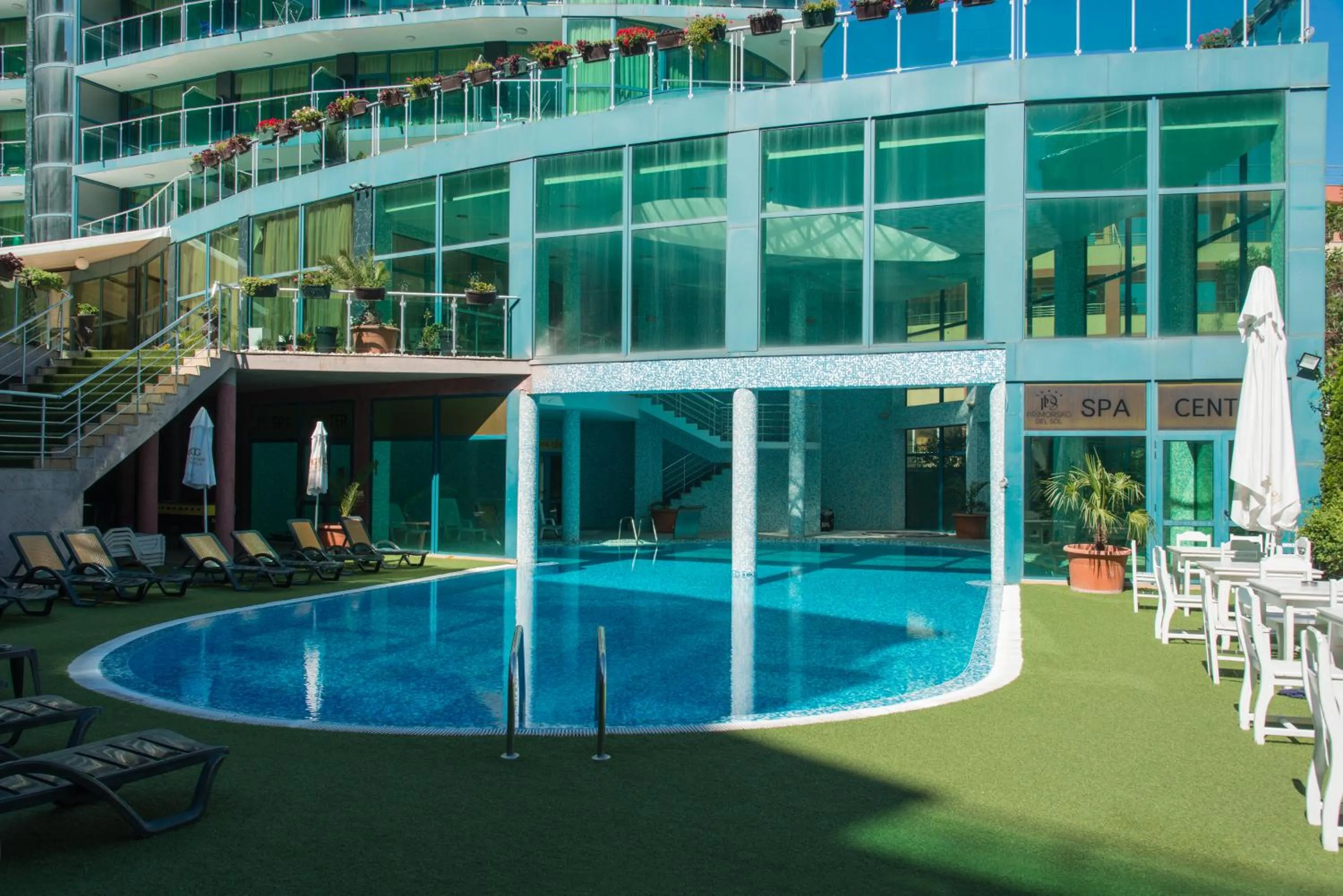 Property building in Hotel Primorsko Del Sol