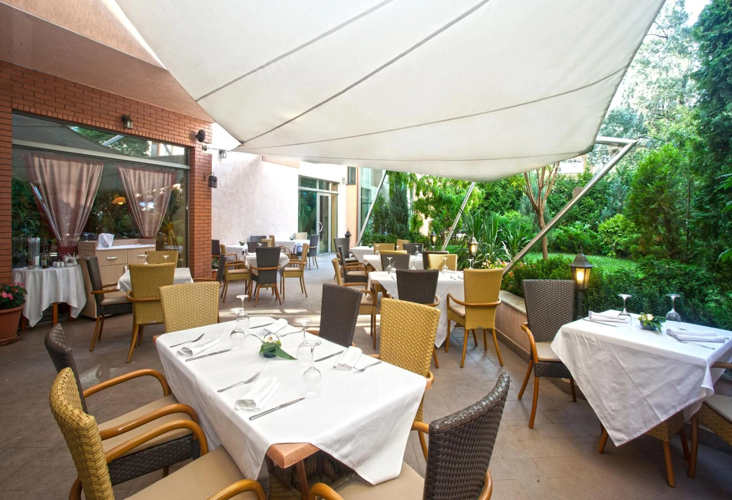 Restaurant/places to eat in Eurostars Sofia City