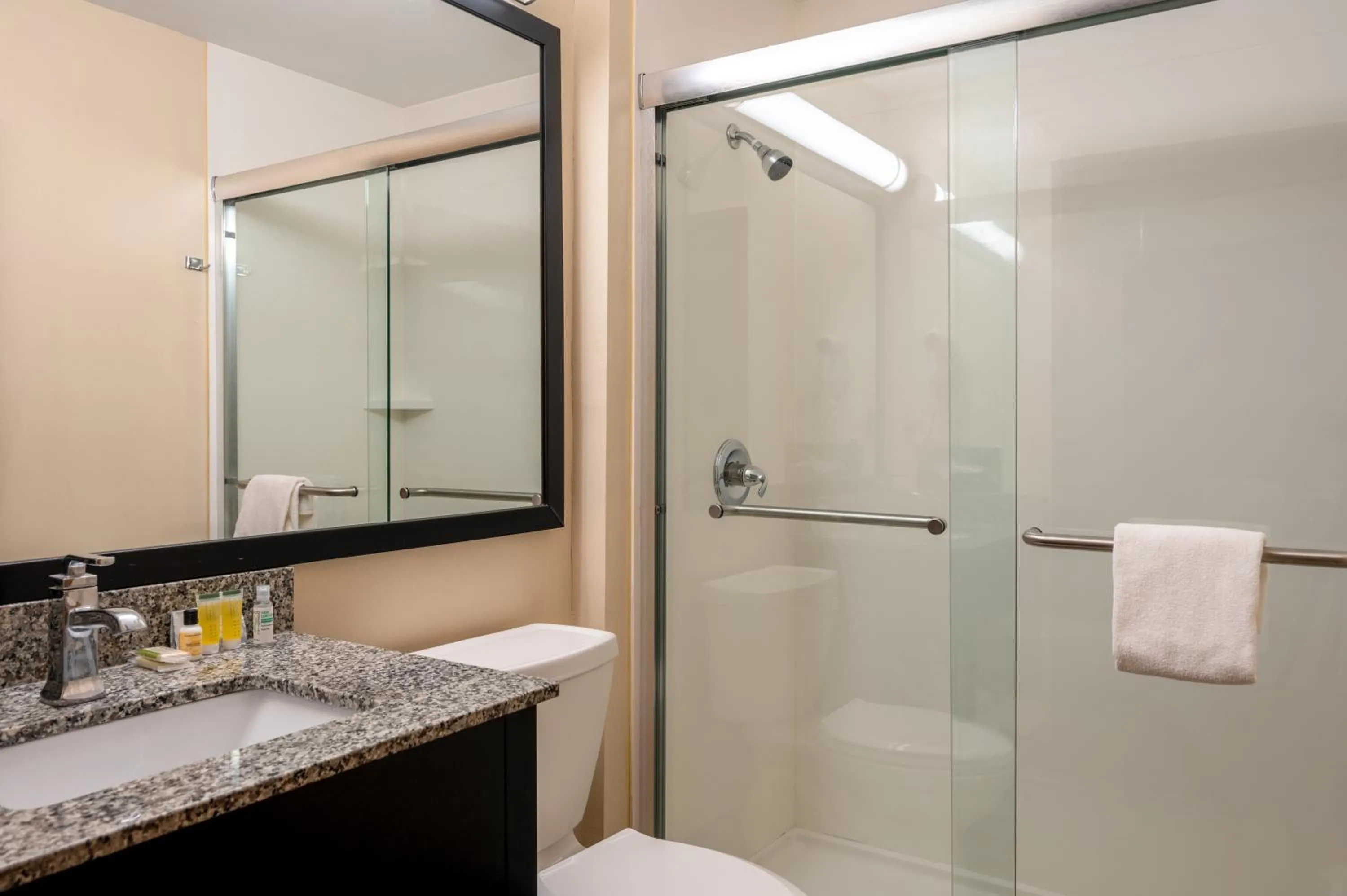 Bathroom in Super 8 by Wyndham Columbus West