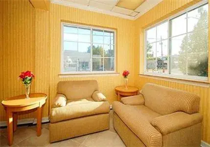 Queen Room - single occupancy in Inn at Monticello Queen Room - single occupancy in Inn at Monticello