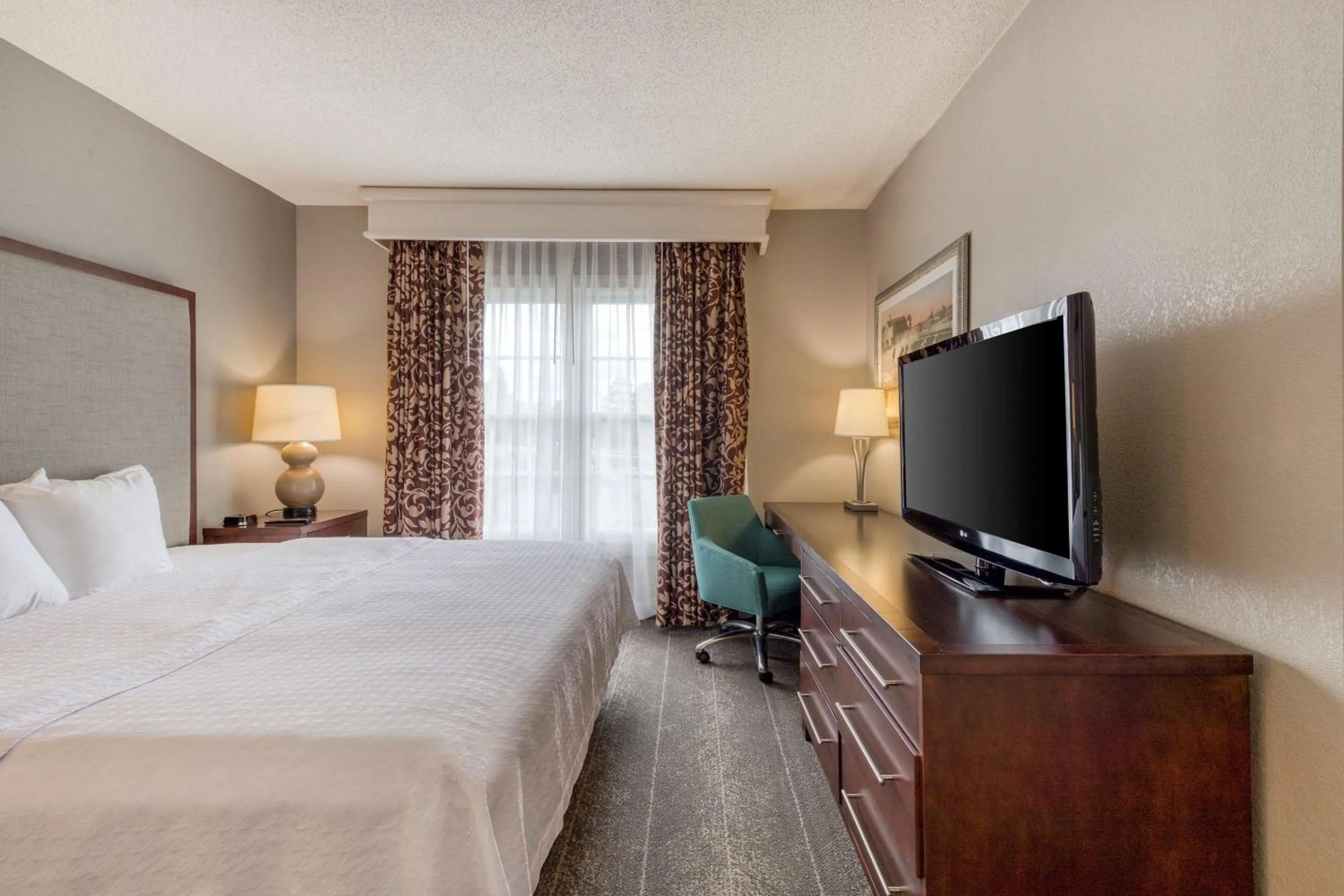 Bedroom, Bed in Homewood Suites by Hilton Olmsted Village