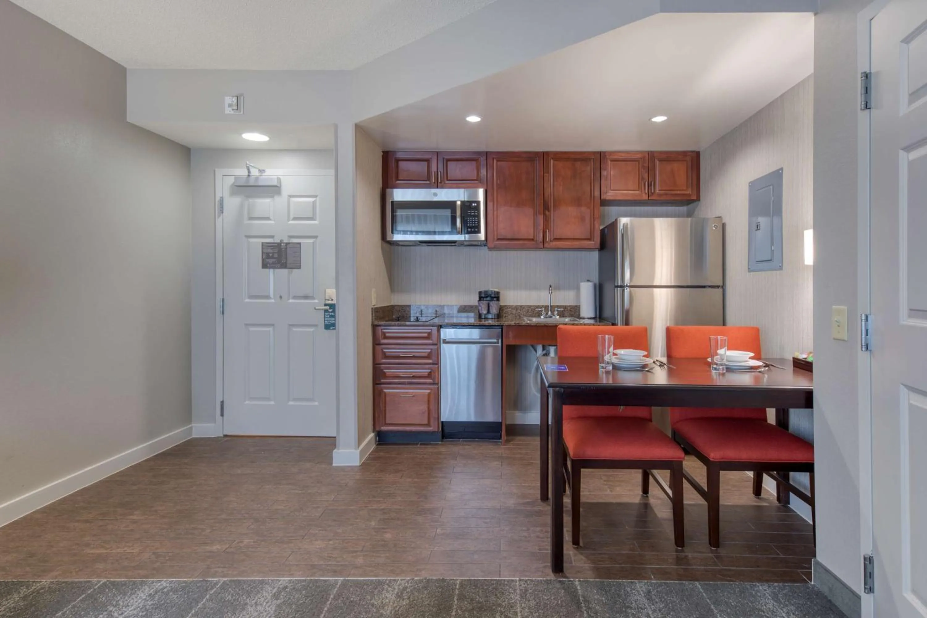 Kitchen or kitchenette in Homewood Suites by Hilton Olmsted Village