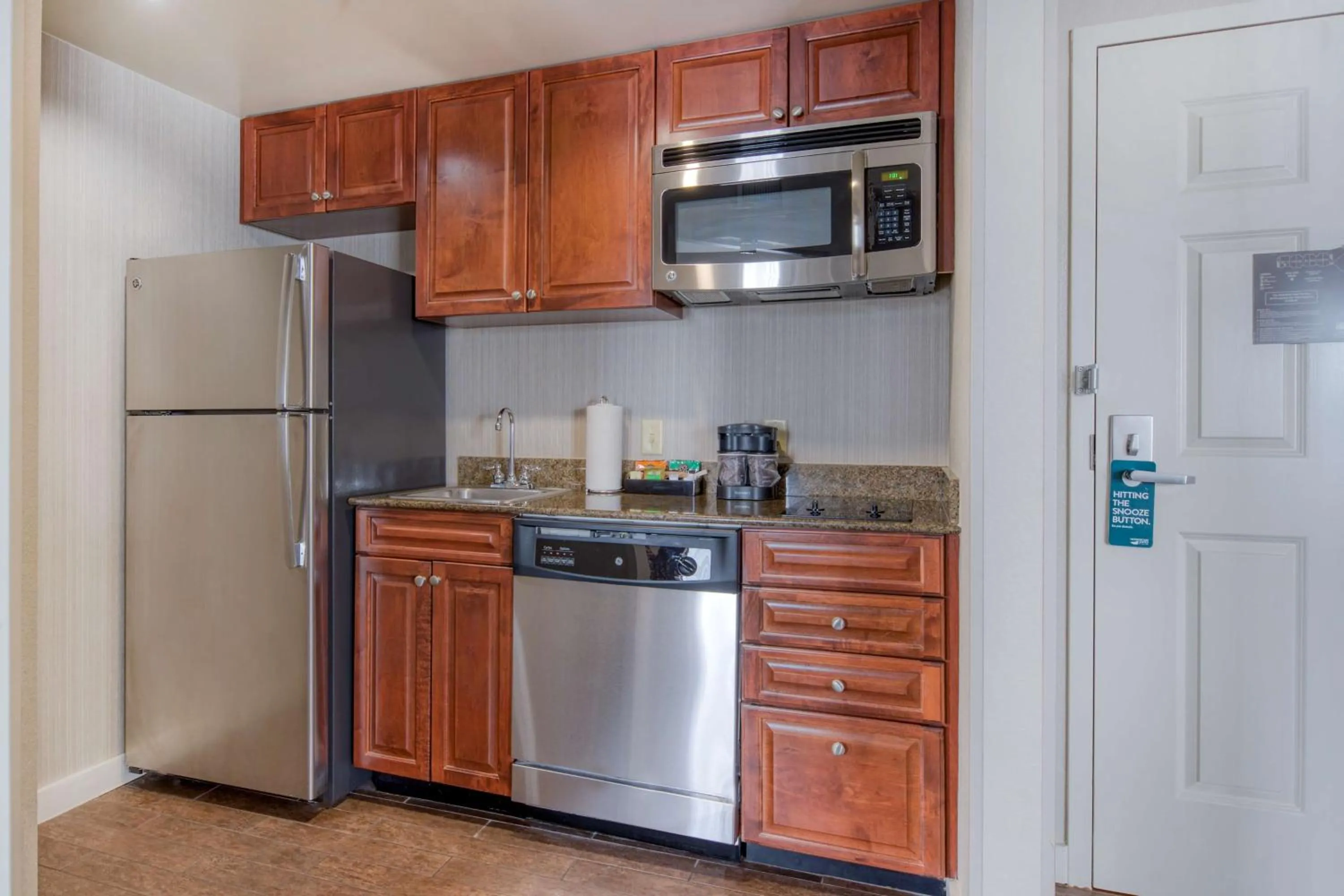 Kitchen or kitchenette in Homewood Suites by Hilton Olmsted Village