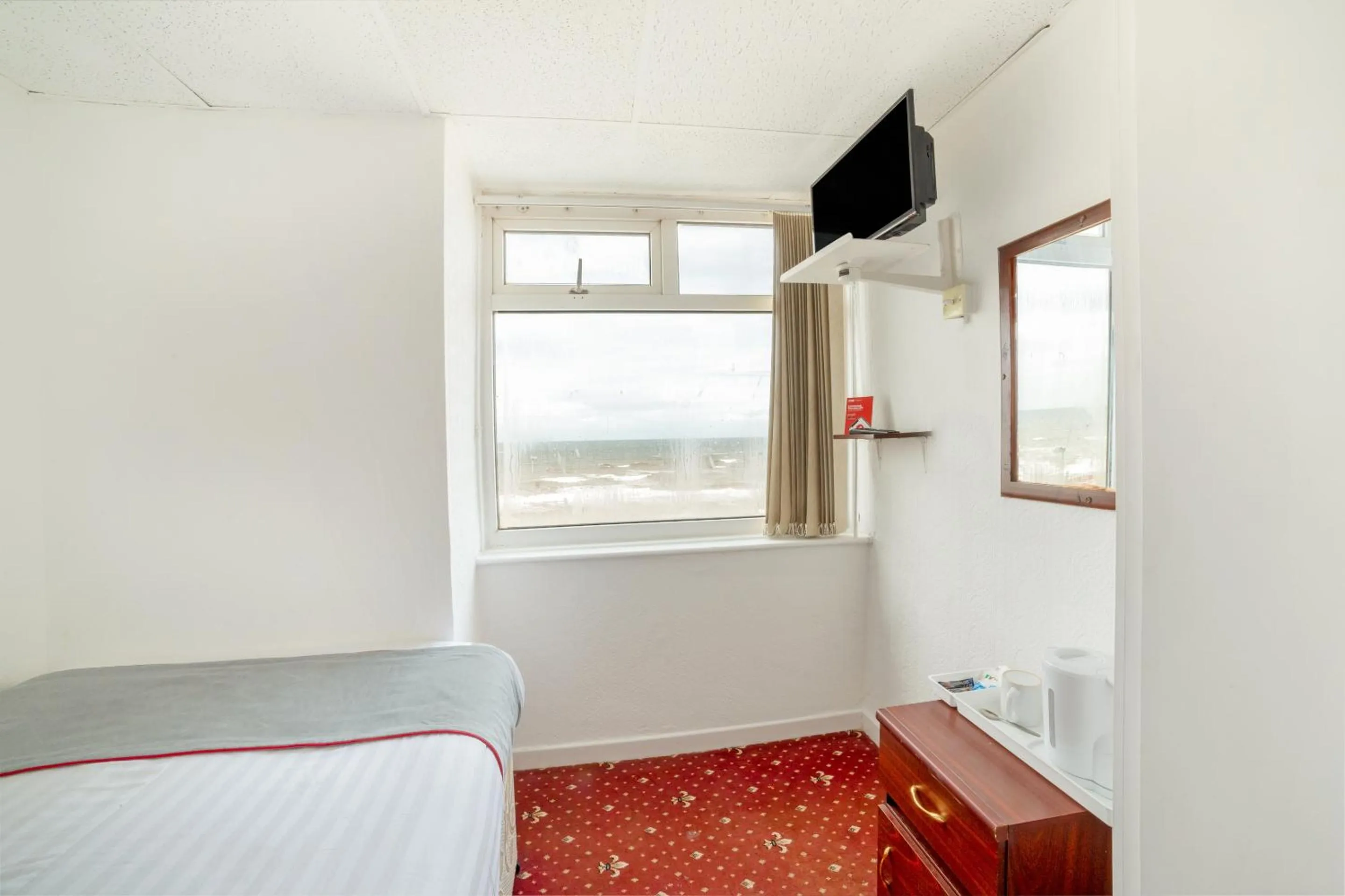 Bedroom in OYO The Golden Cheval Hotel