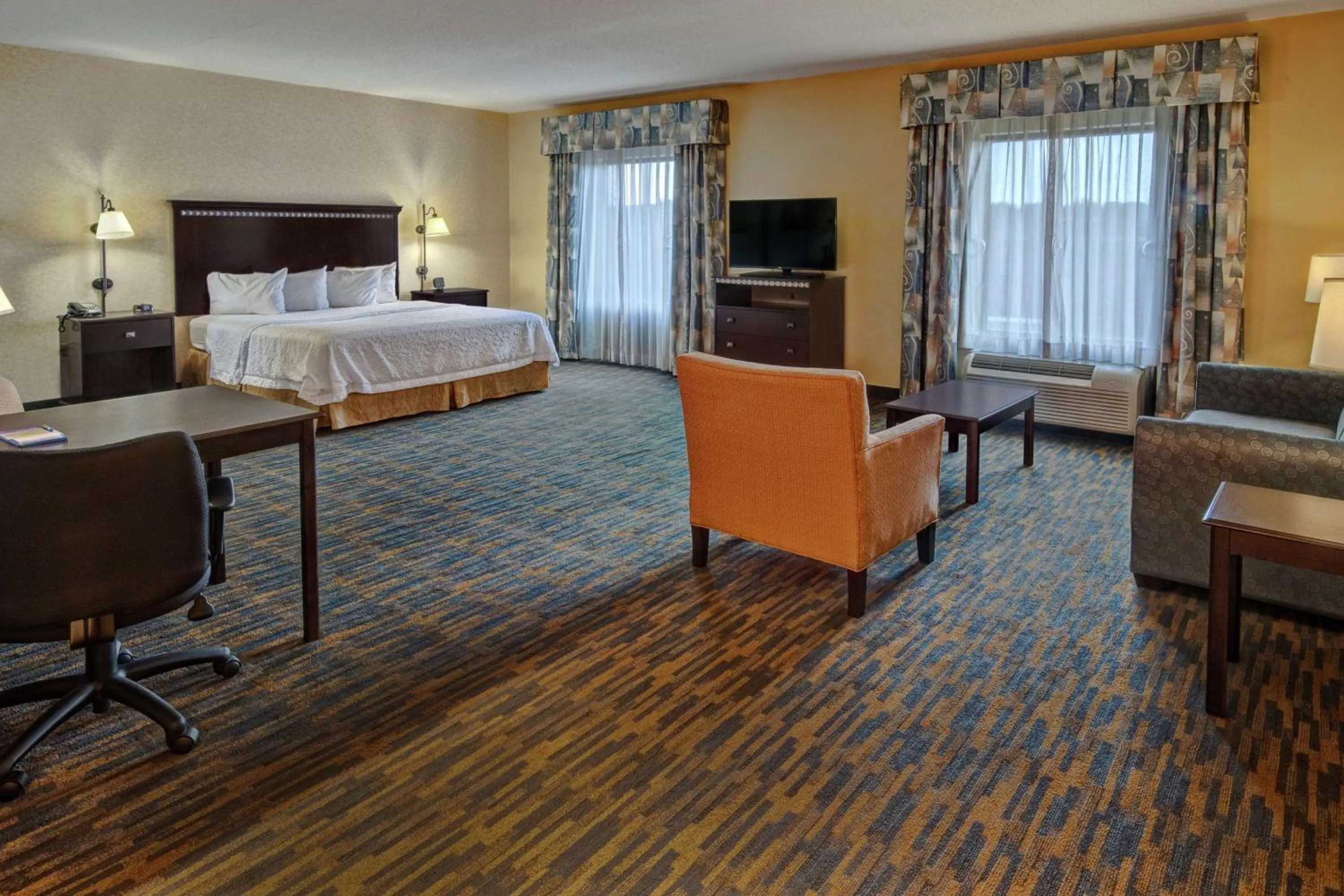 Bedroom, Bed in Hampton Inn Roanoke Rapids