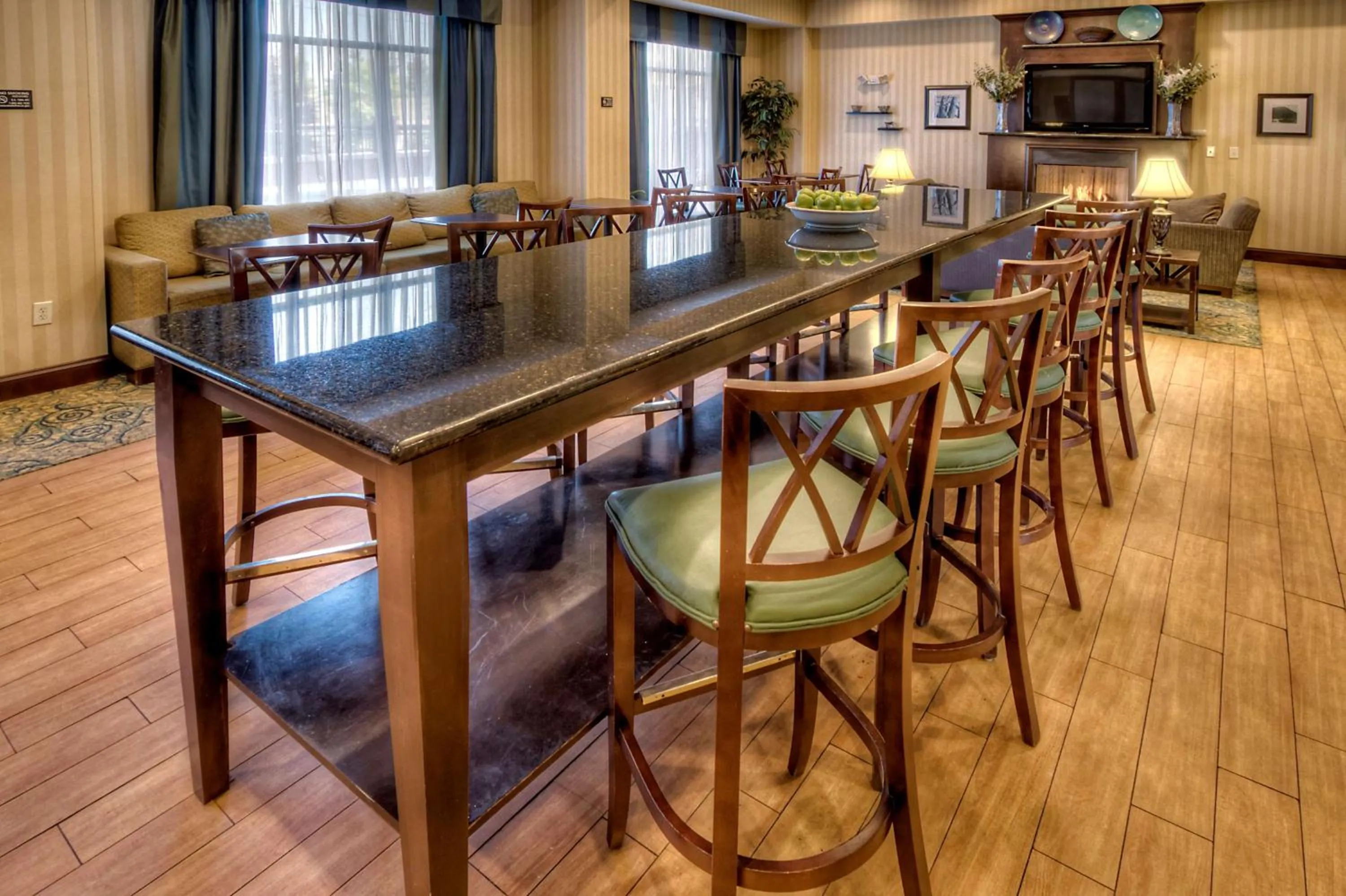 Restaurant/places to eat in Hampton Inn Roanoke Rapids