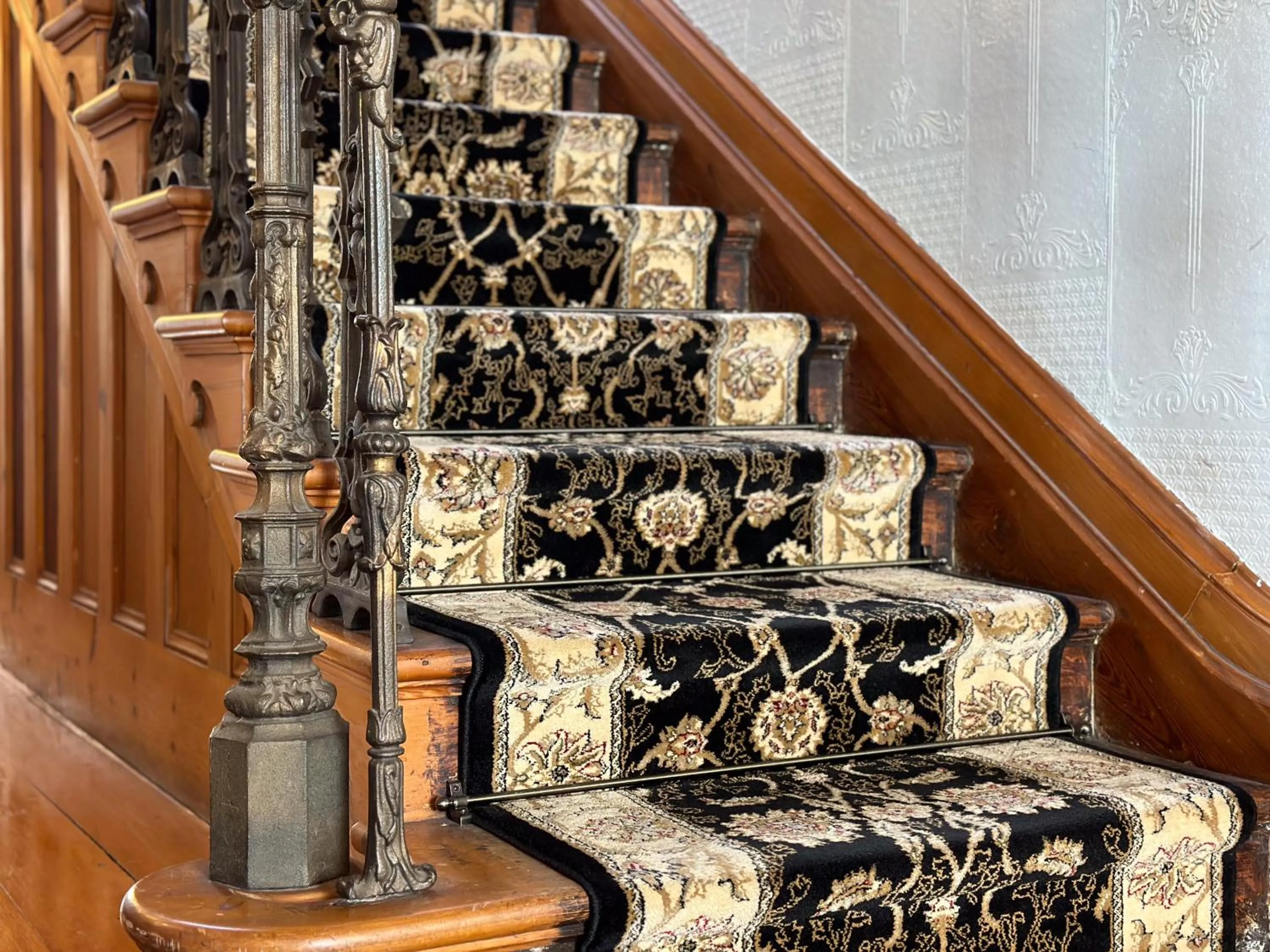 Decorative detail in The Dragonfly Inn