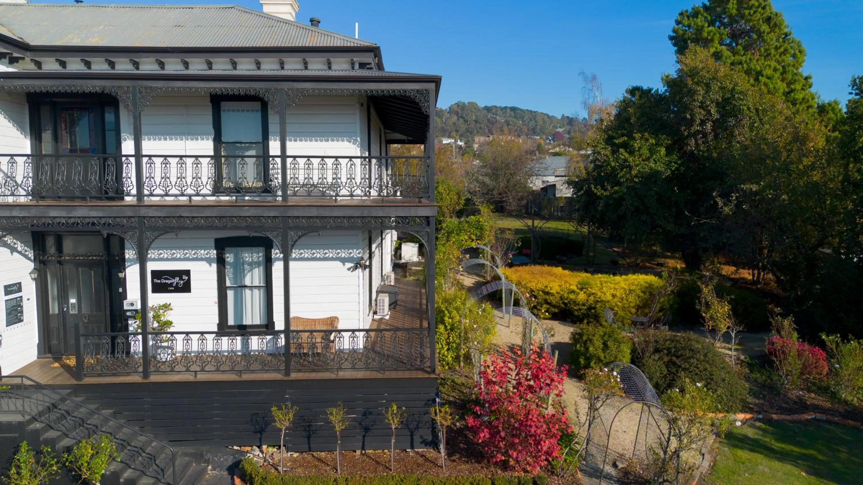 Facade/entrance in The Dragonfly Inn