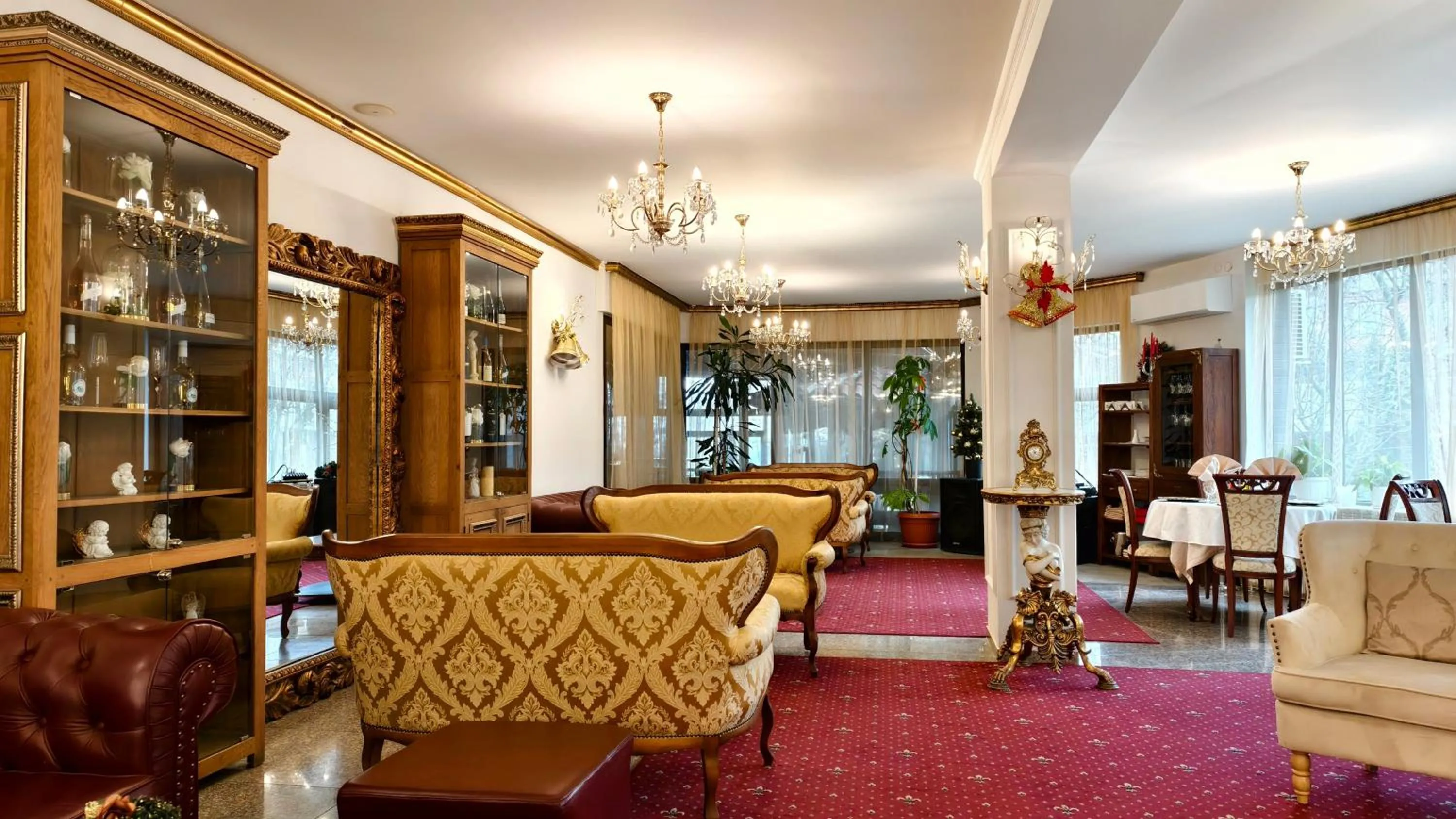 Elegant Lux Hotel