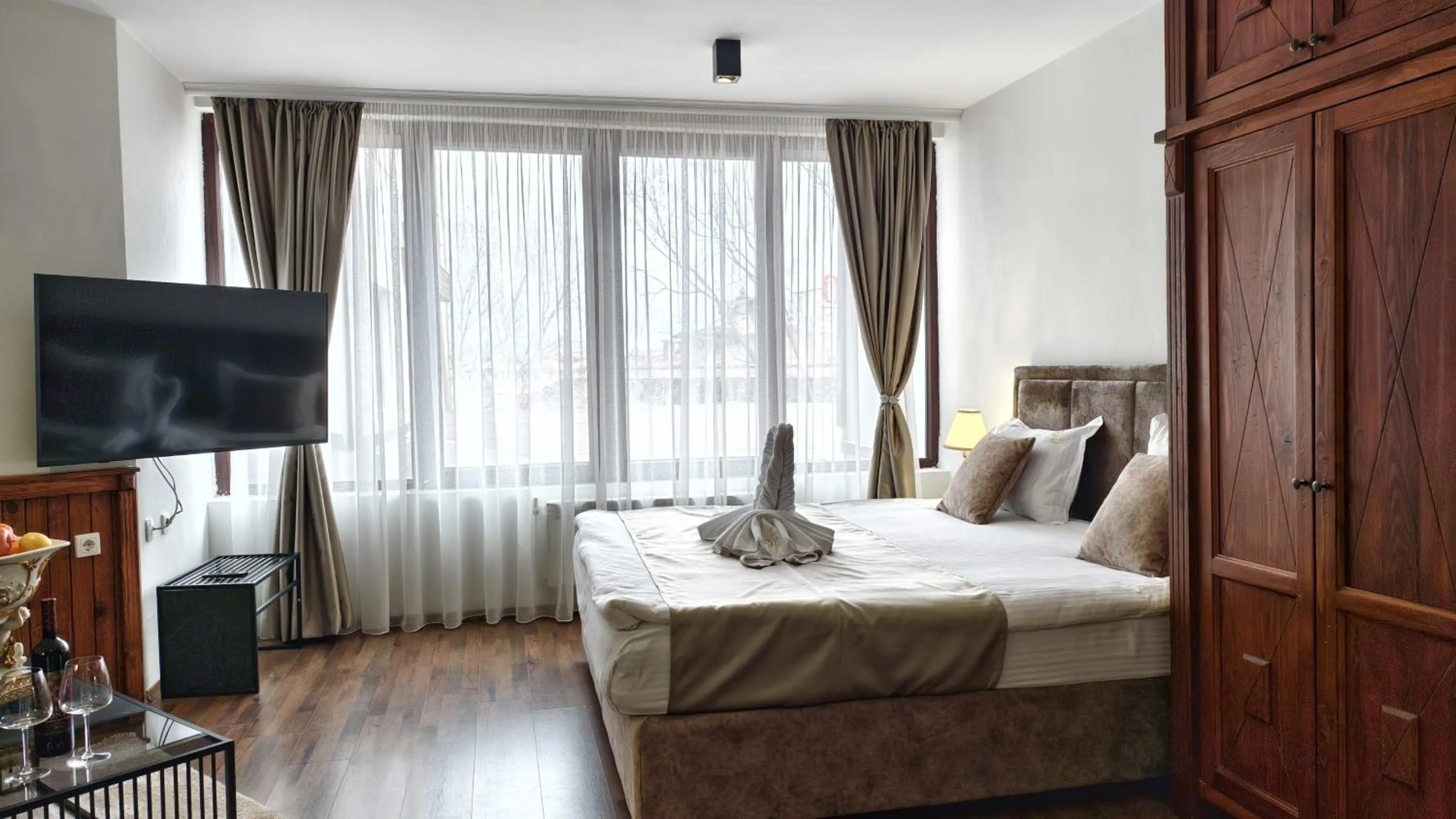 Bed in Elegant Lux Hotel