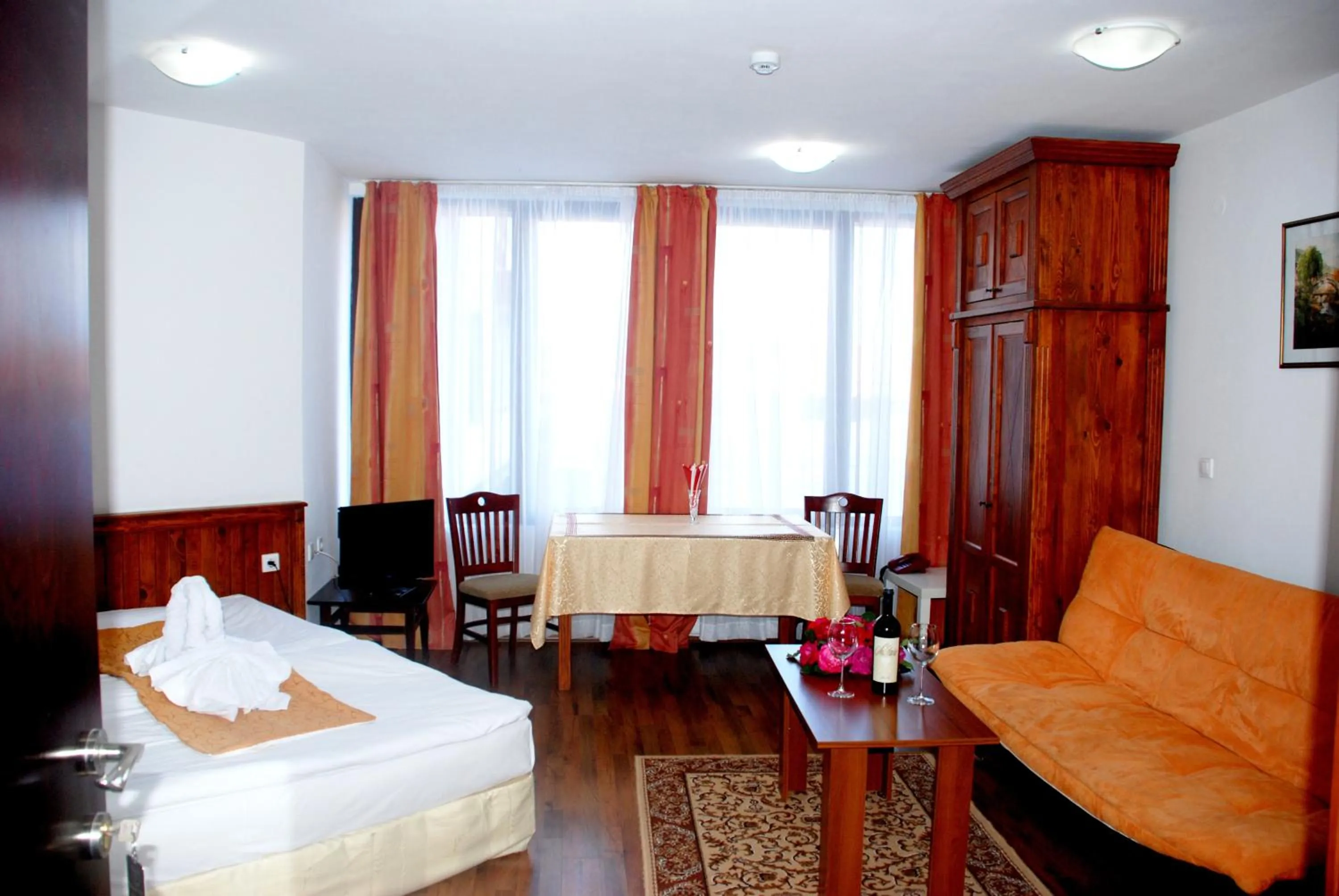 Living room in Elegant Lux Hotel