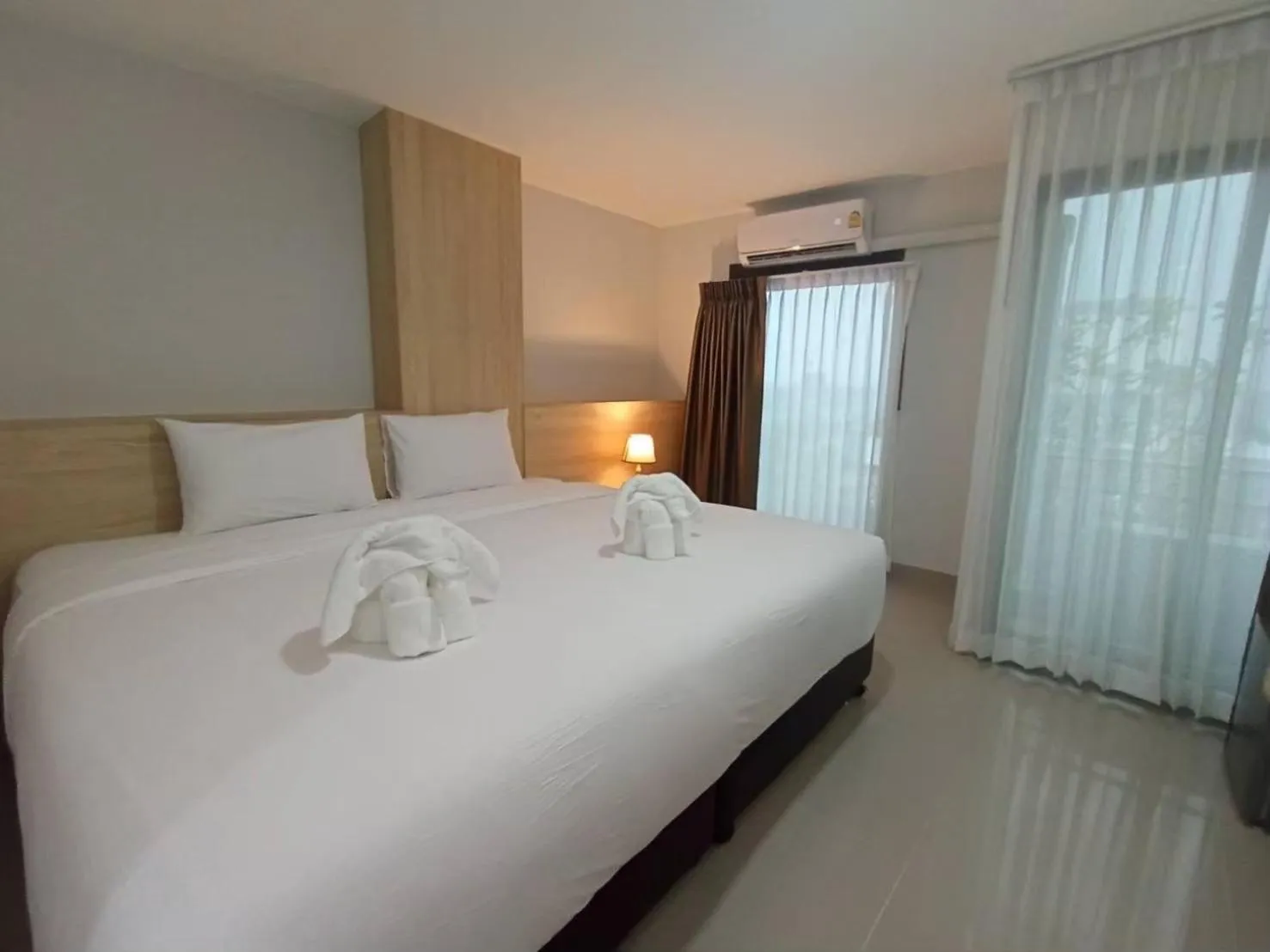 Bed in Sasi Nonthaburi Hotel