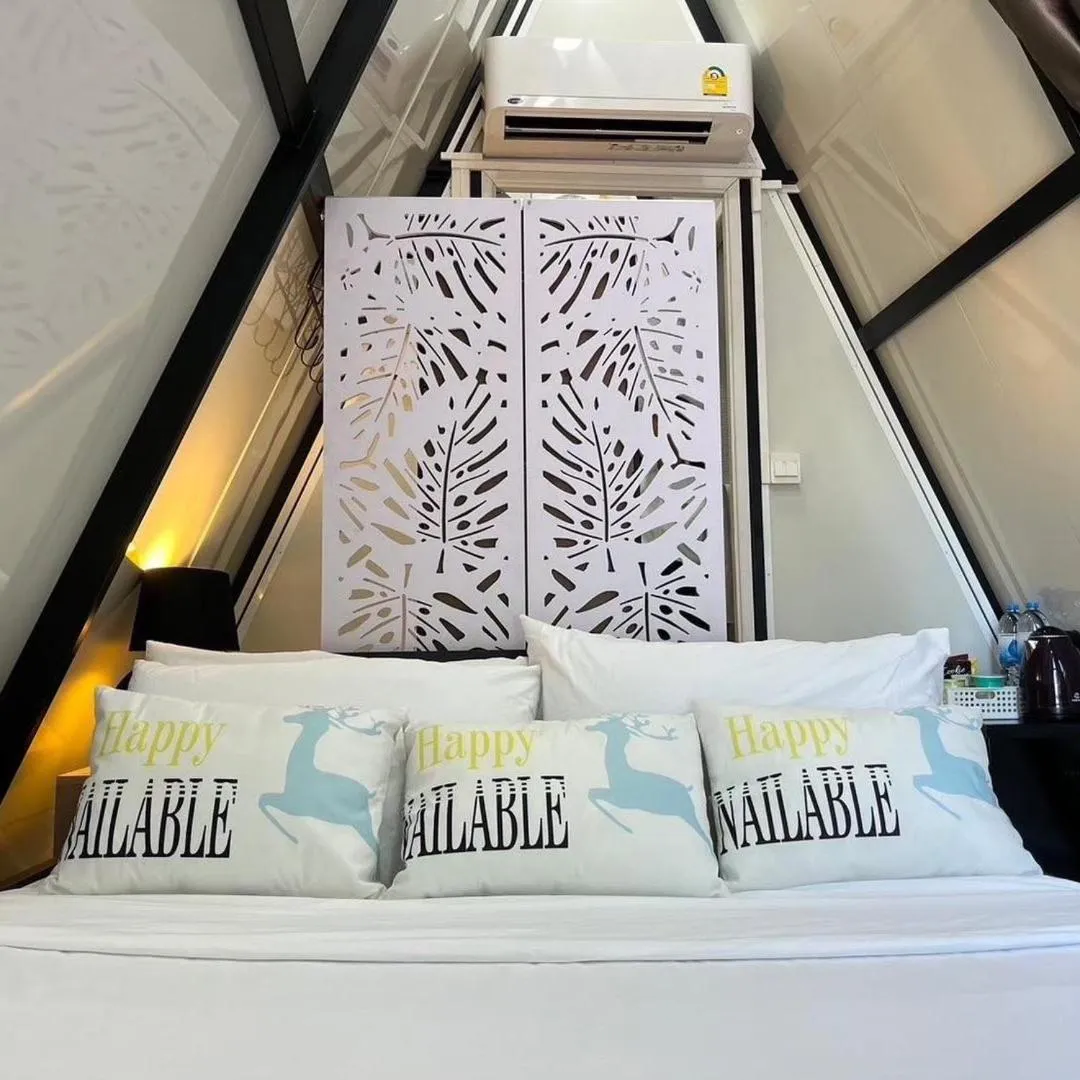 Bed in Sasi Nonthaburi Hotel