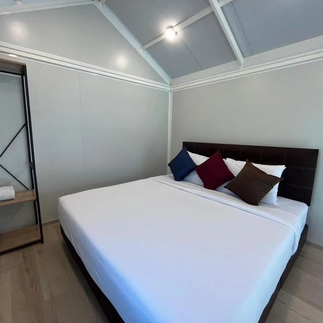 Bed in Sasi Nonthaburi Hotel