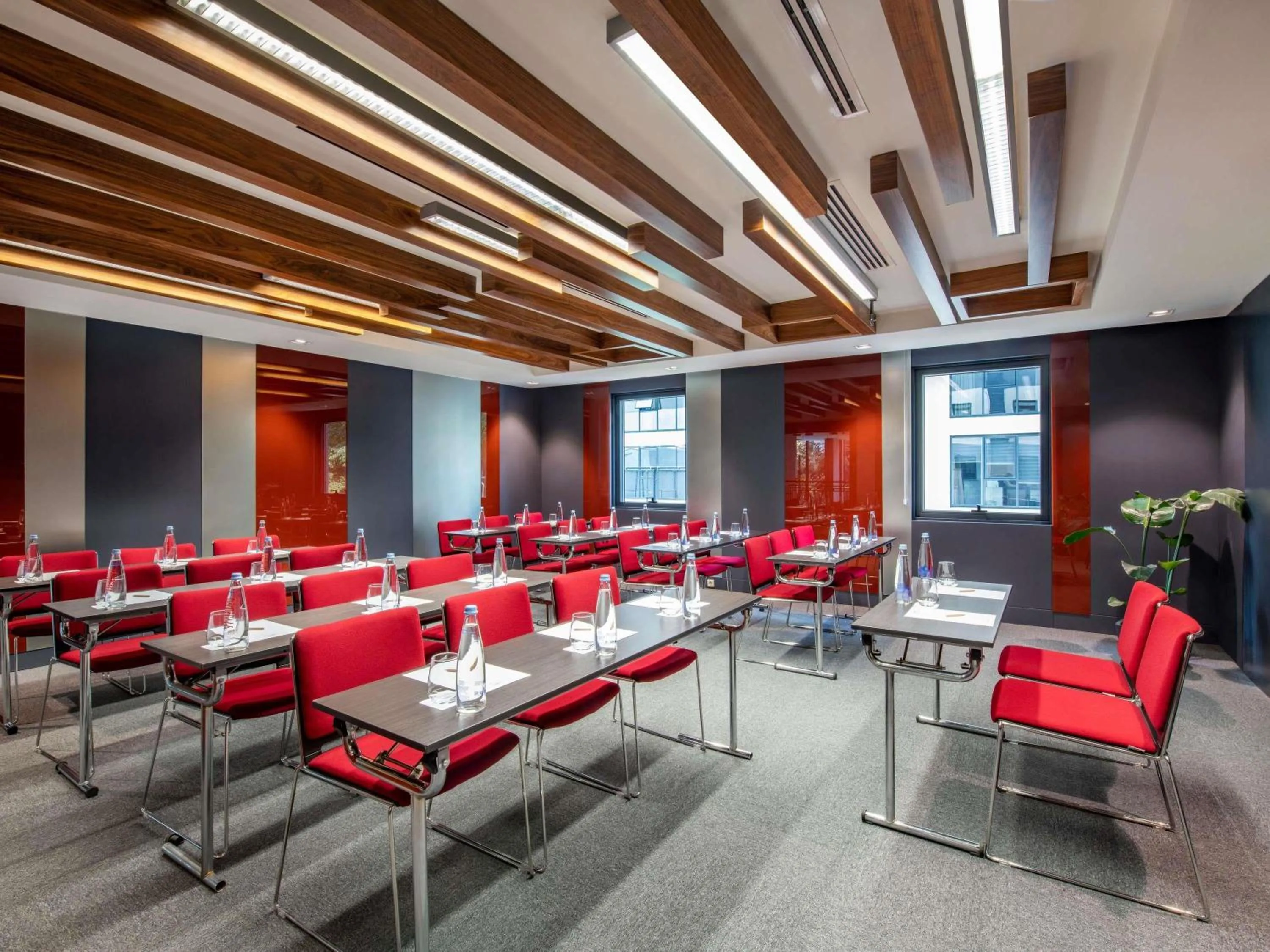 Meeting/conference room in Tbilisi Saburtalo Hotel by Mercure