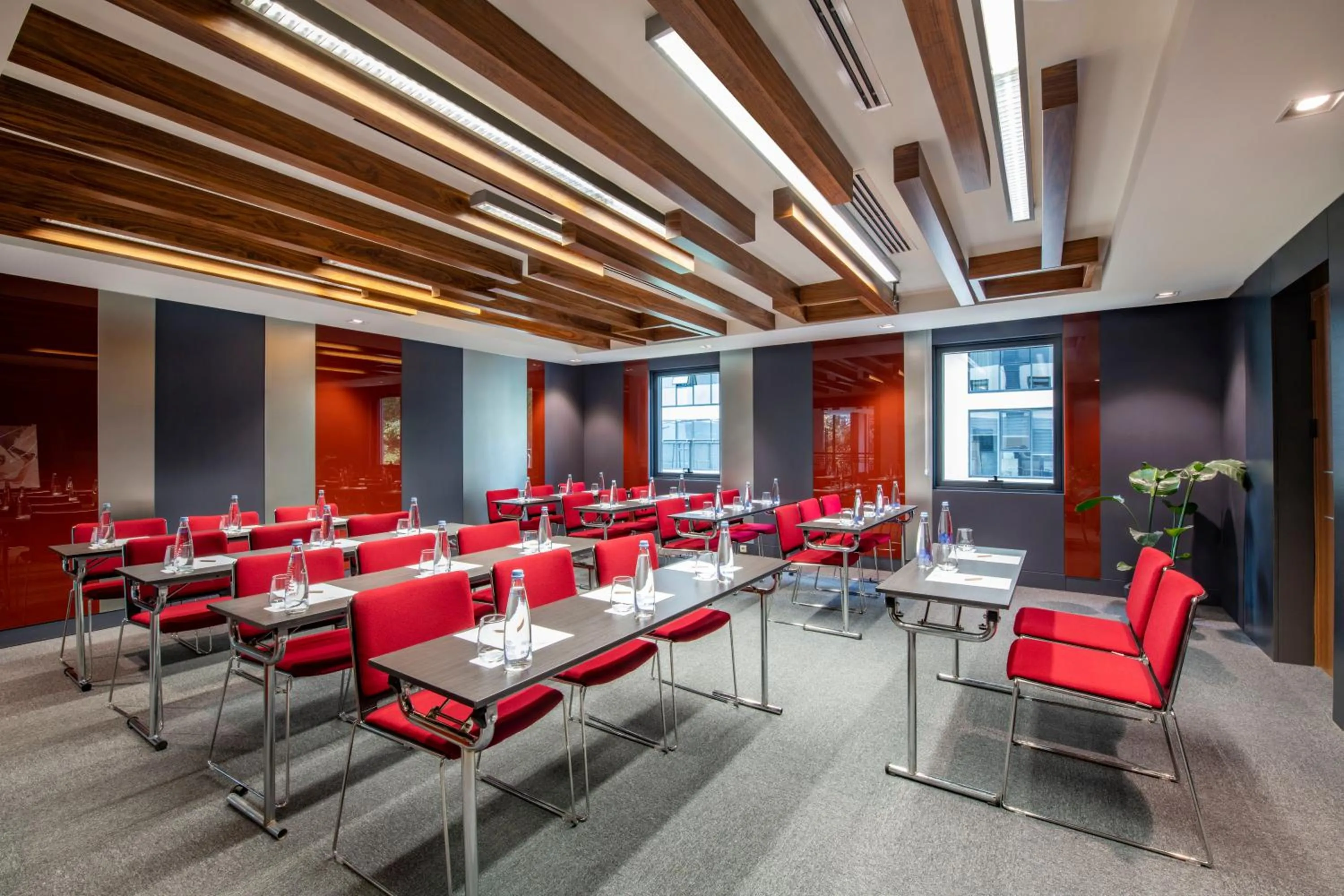 Meeting/conference room in Tbilisi Saburtalo Hotel by Mercure