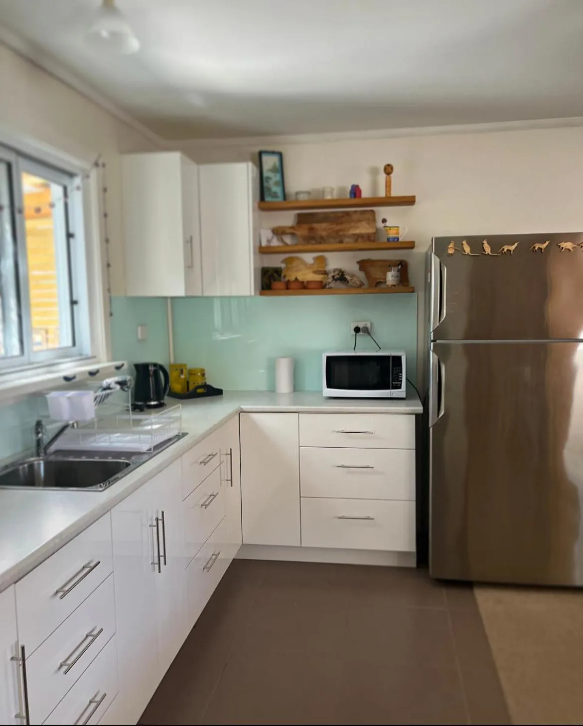 Kitchen or kitchenette in Bruny Island Escapes and Hotel Bruny
