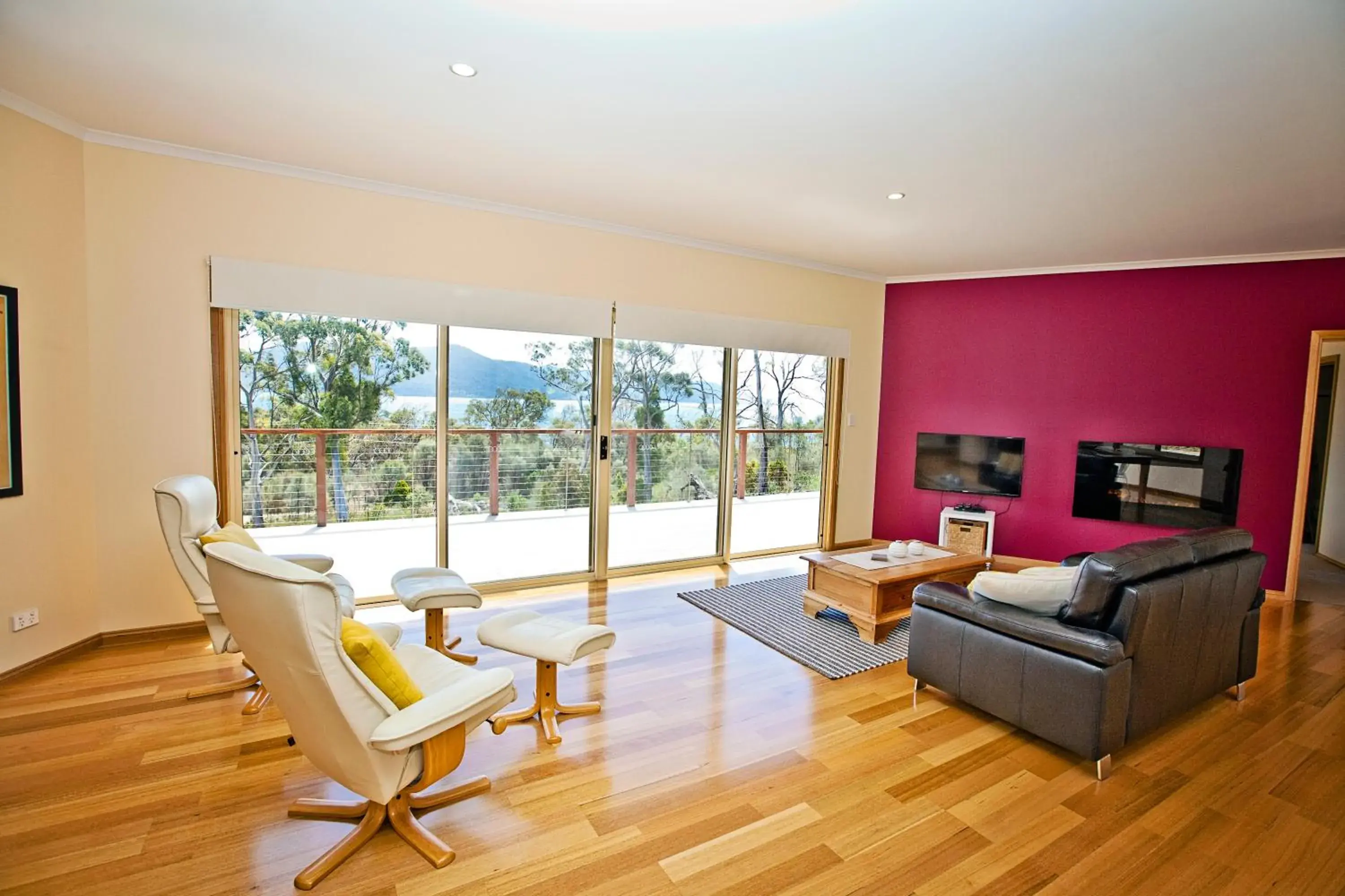 Curlew Two-Bedroom Villa in Bruny Island Escapes and Hotel Bruny Curlew Two-Bedroom Villa in Bruny Island Escapes and Hotel Bruny