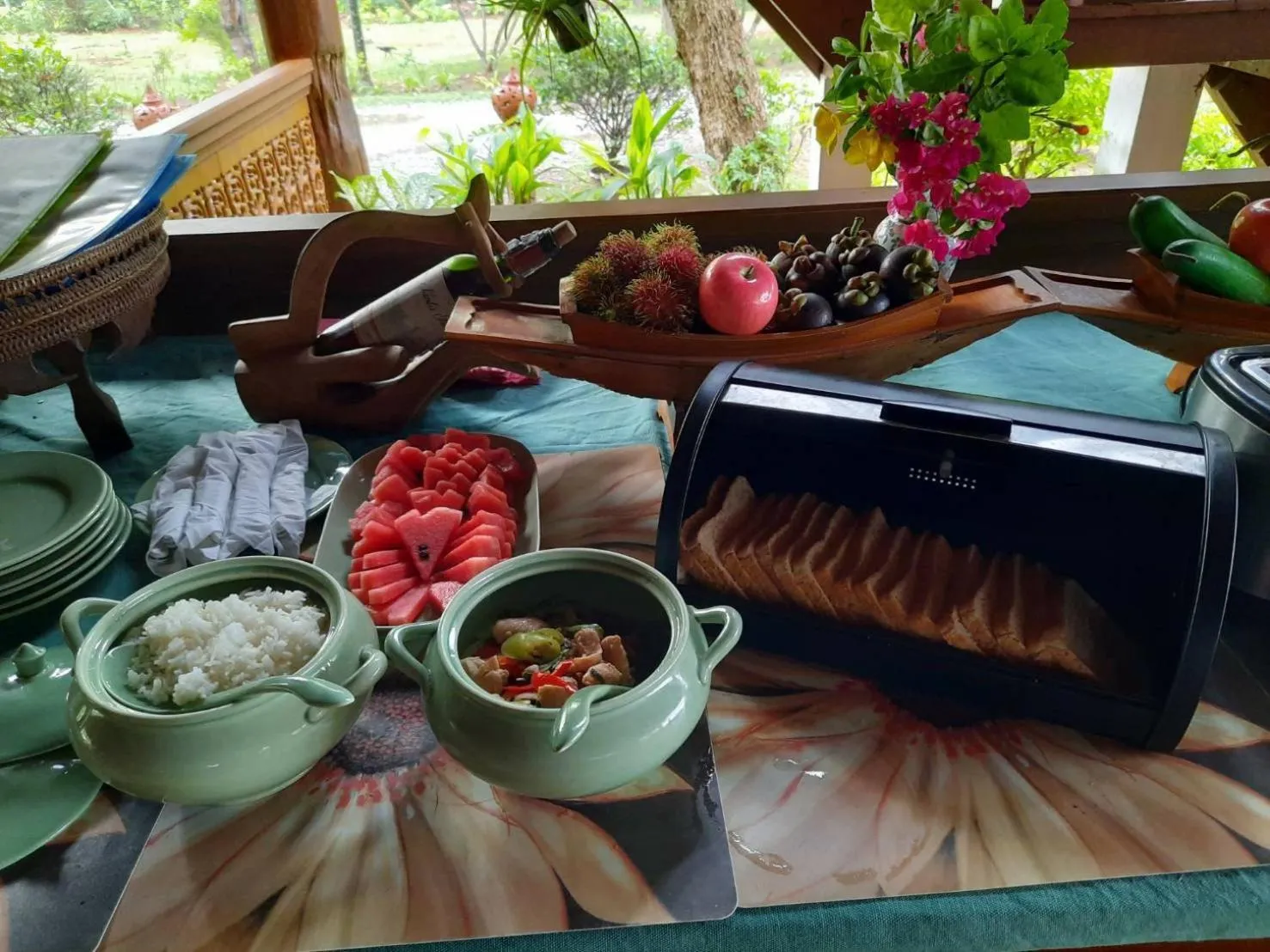 Continental breakfast in Ruen Thai Rim Haad