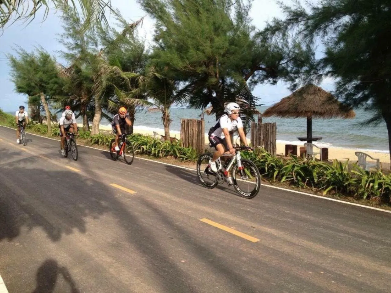 Cycling in Ruen Thai Rim Haad