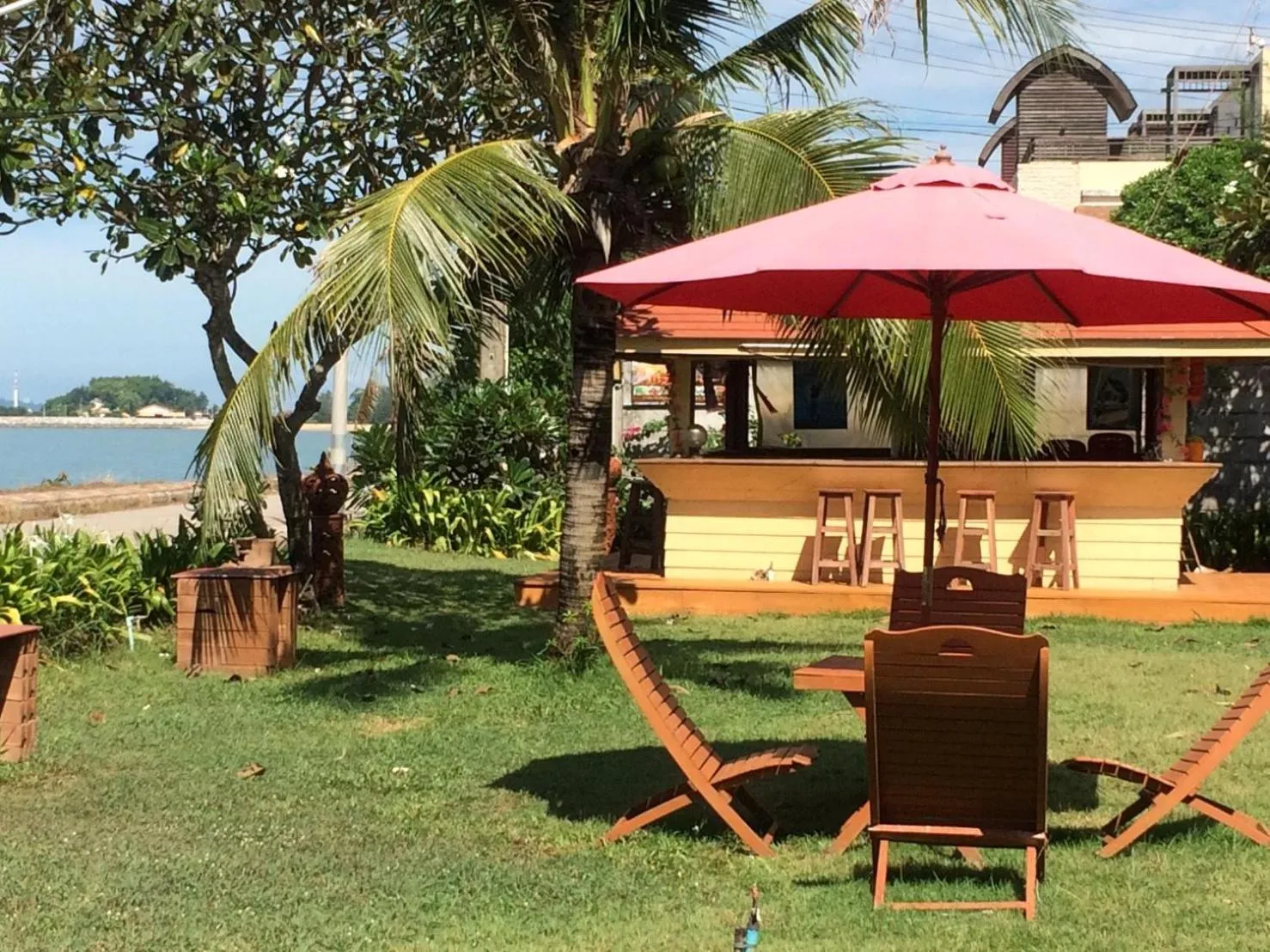 Restaurant/places to eat in Ruen Thai Rim Haad