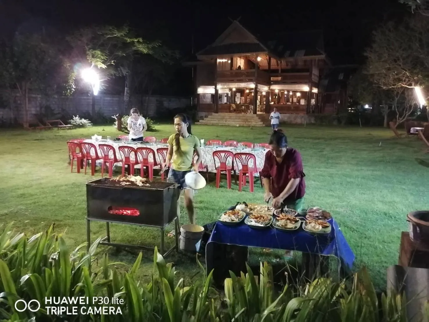 BBQ facilities in Ruen Thai Rim Haad