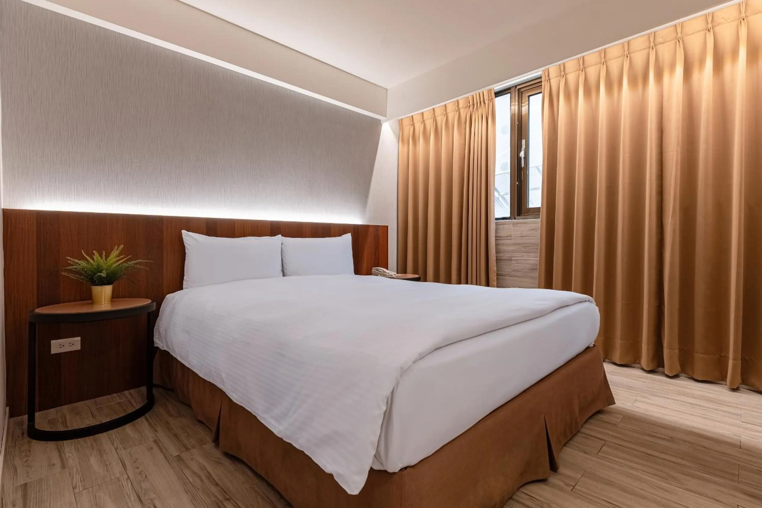 Bed in Guide Hotel Taipei Fuxing North