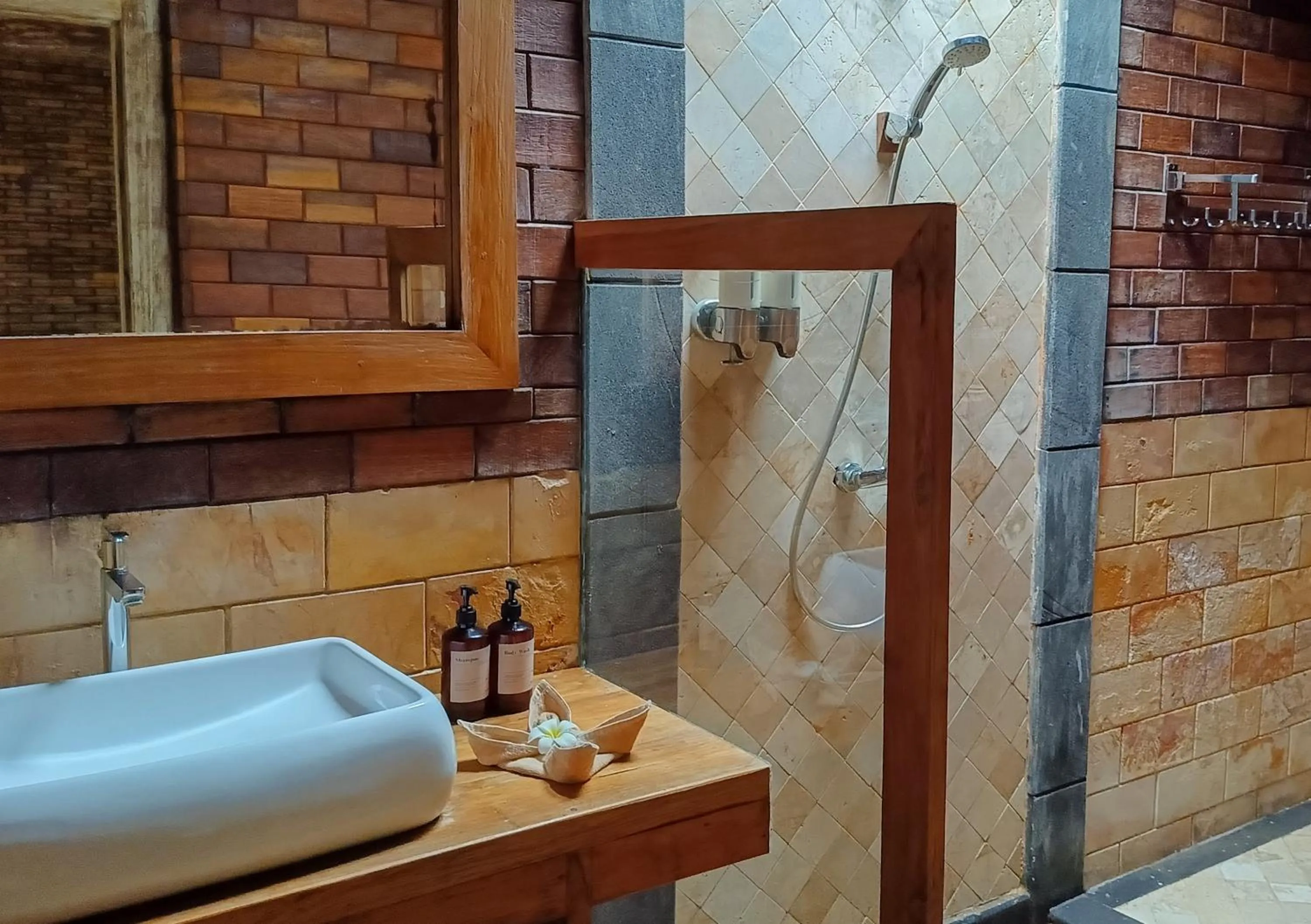 Shower in Jawa House Private Villas