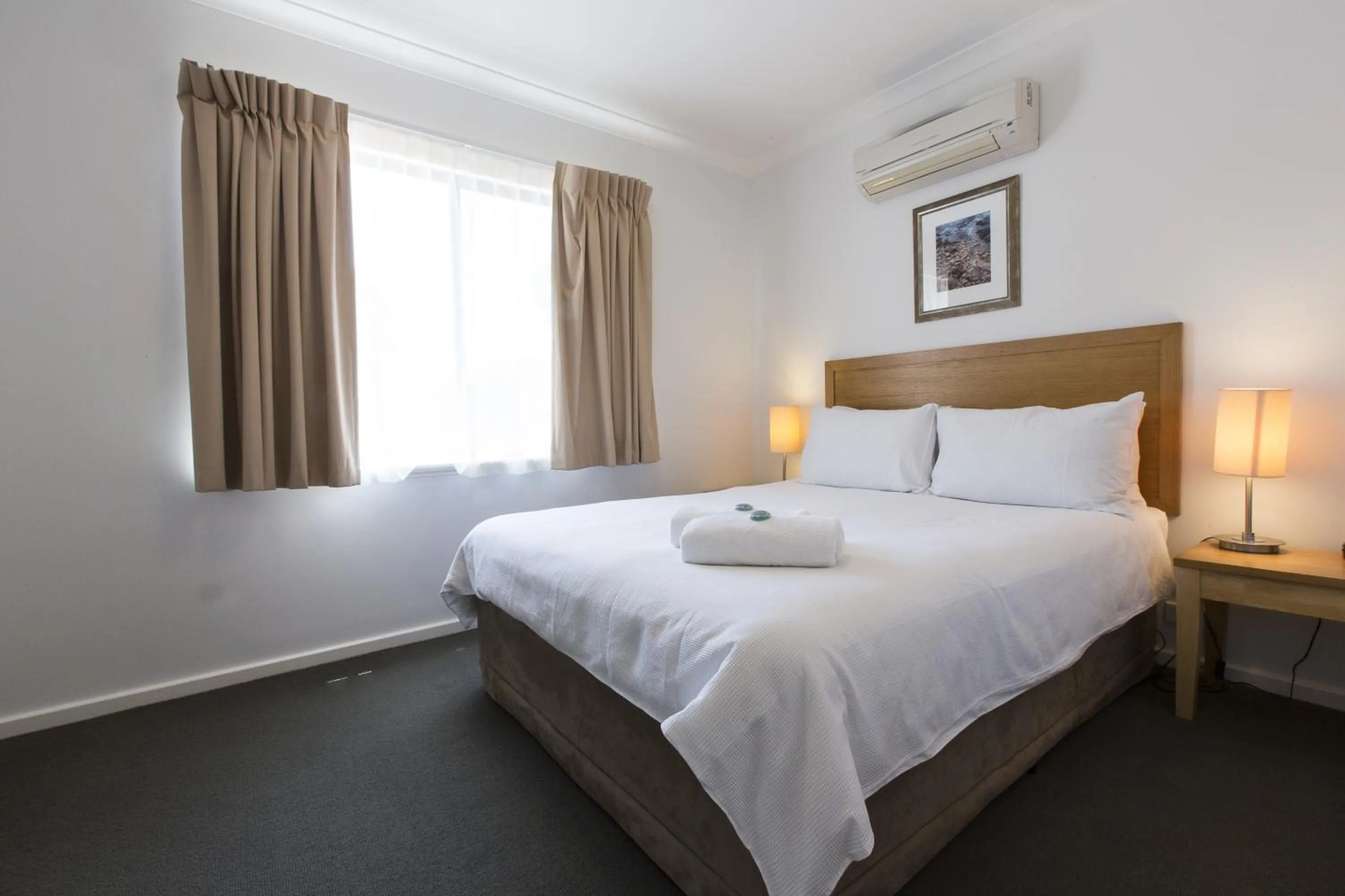 Bedroom, Bed in Leeuwin Apartments