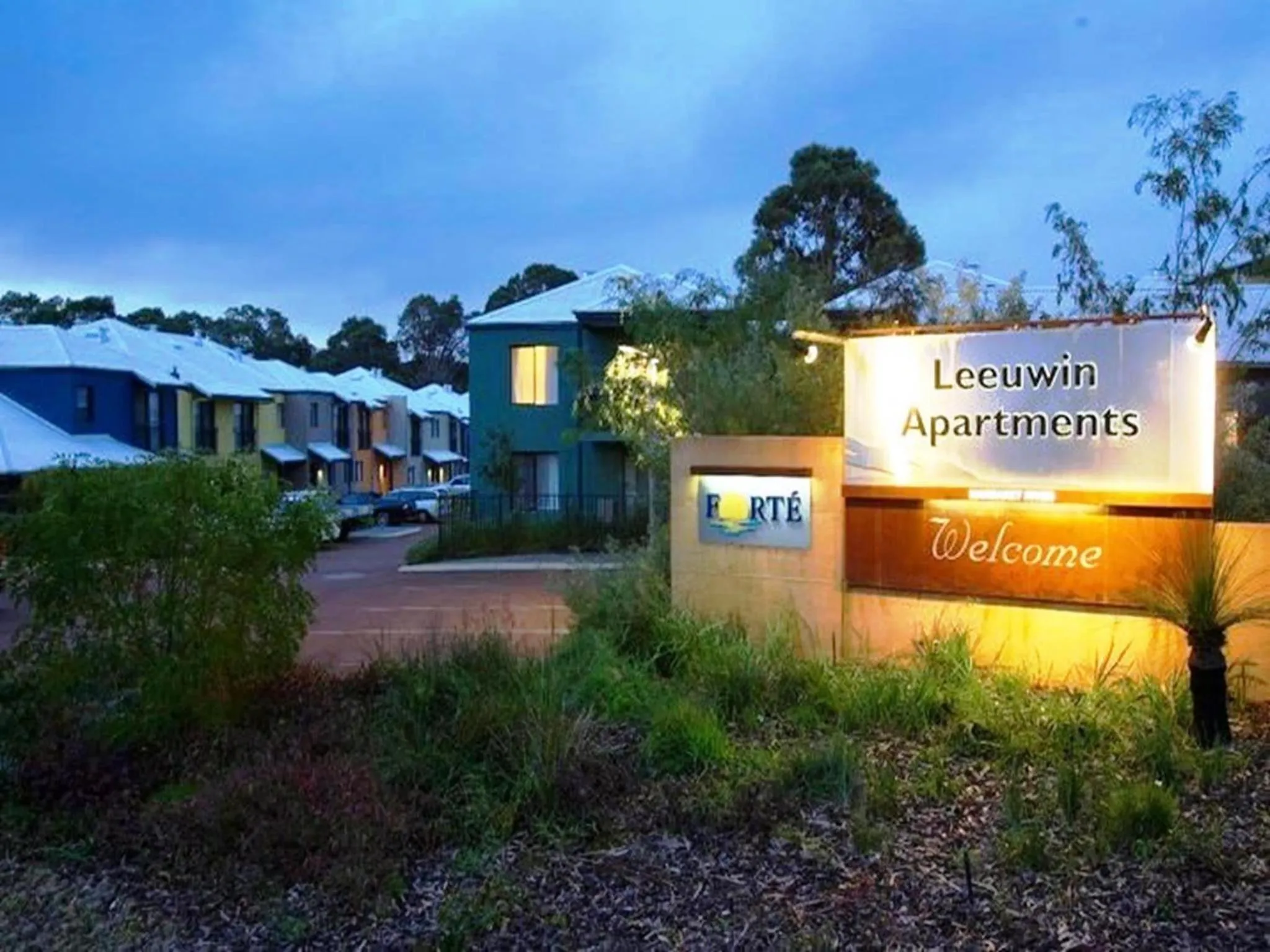 Facade/entrance in Leeuwin Apartments