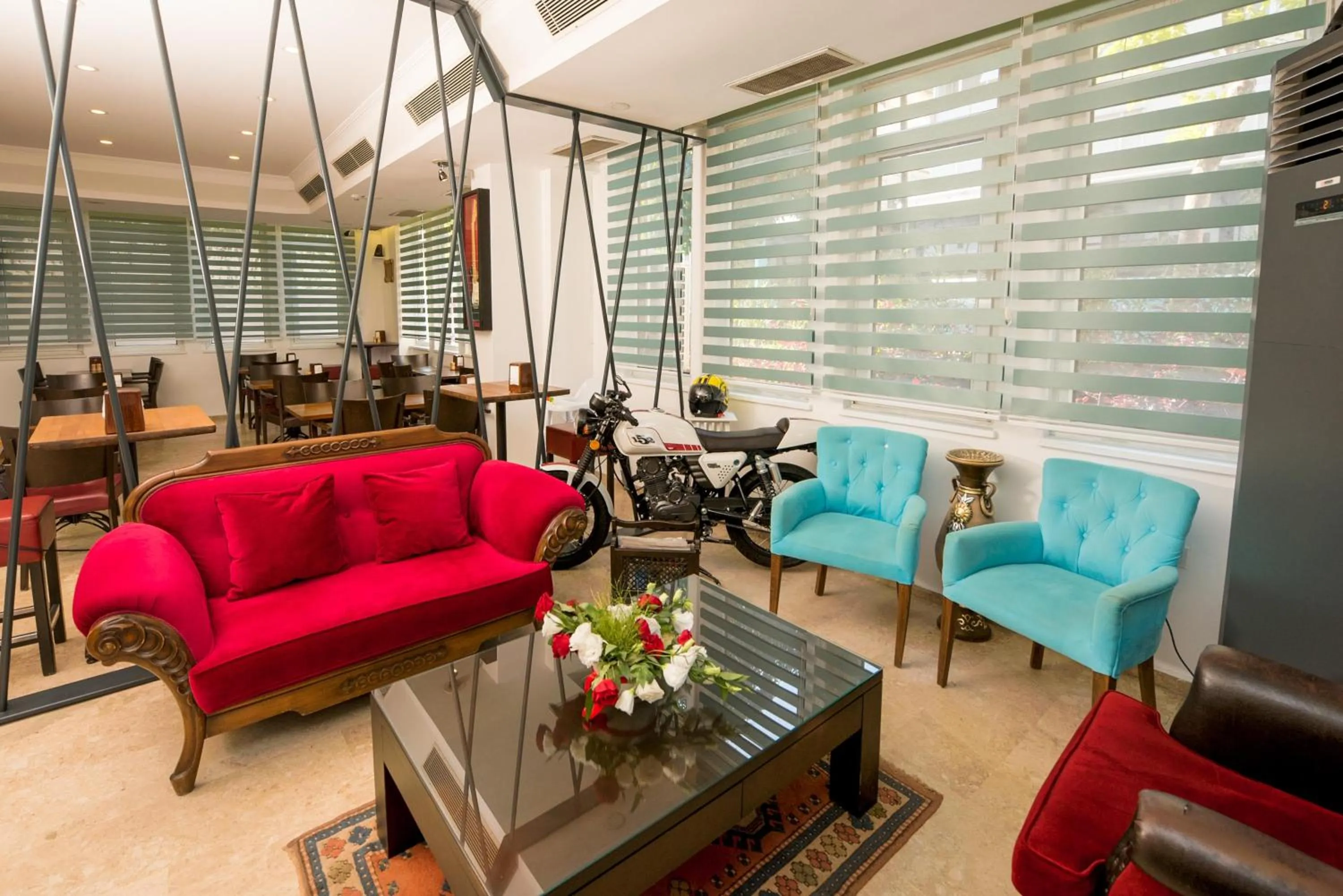 Seating area in Mera Park Hotel