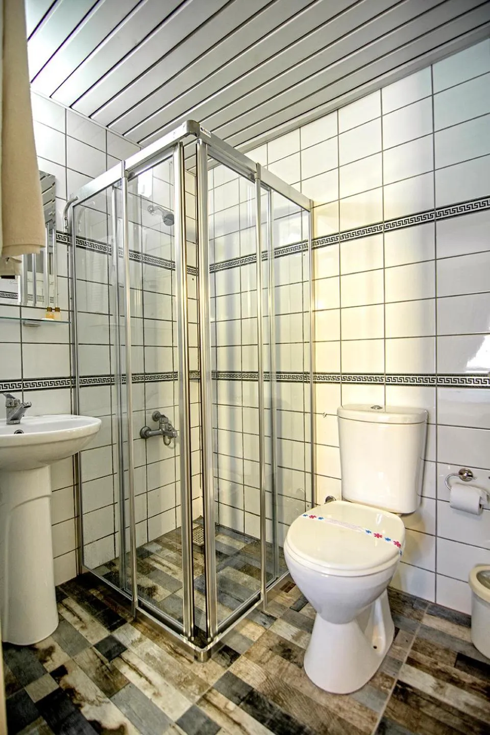 Shower in Mera Park Hotel