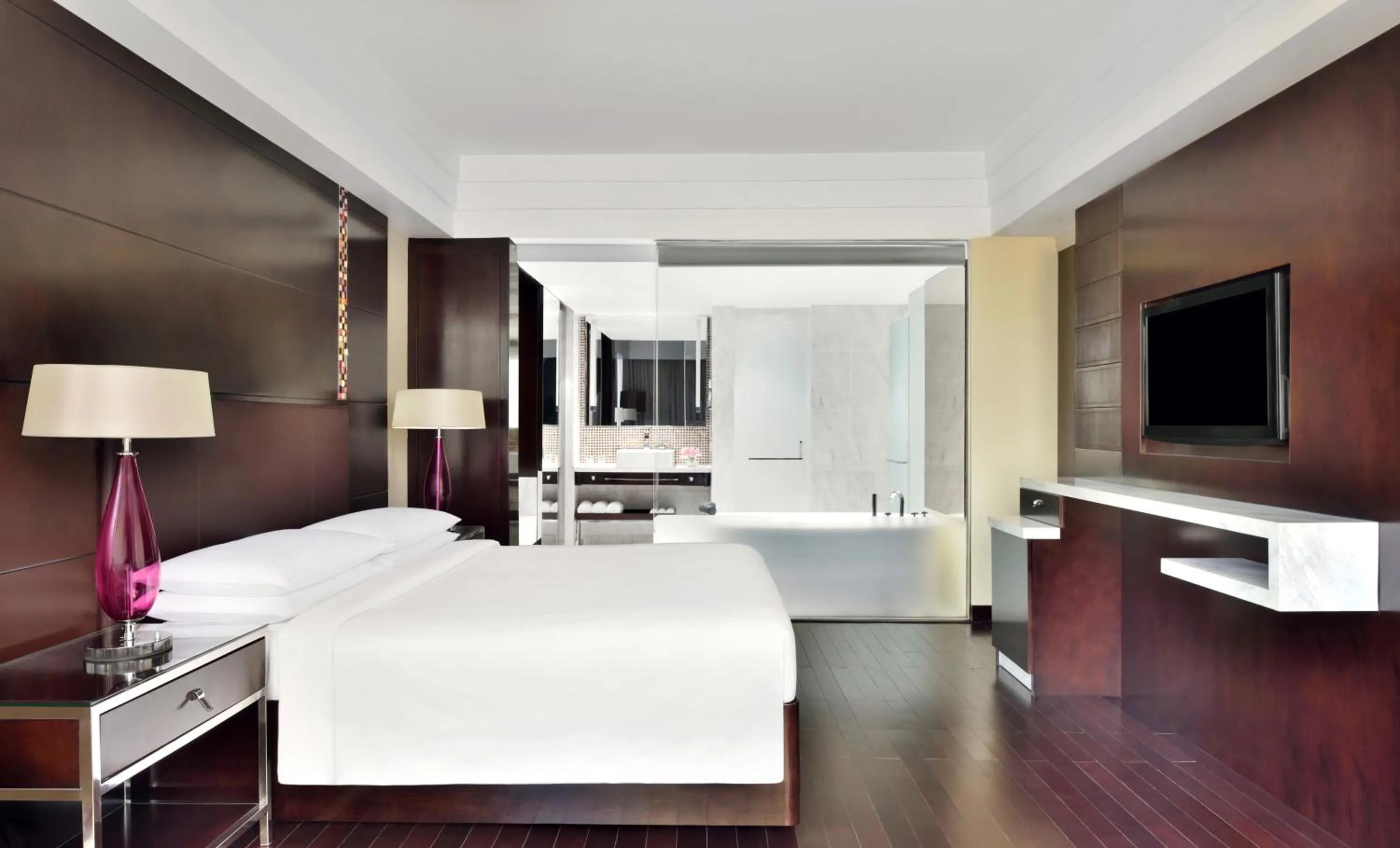 Bedroom, Bed in Jaipur Marriott Hotel