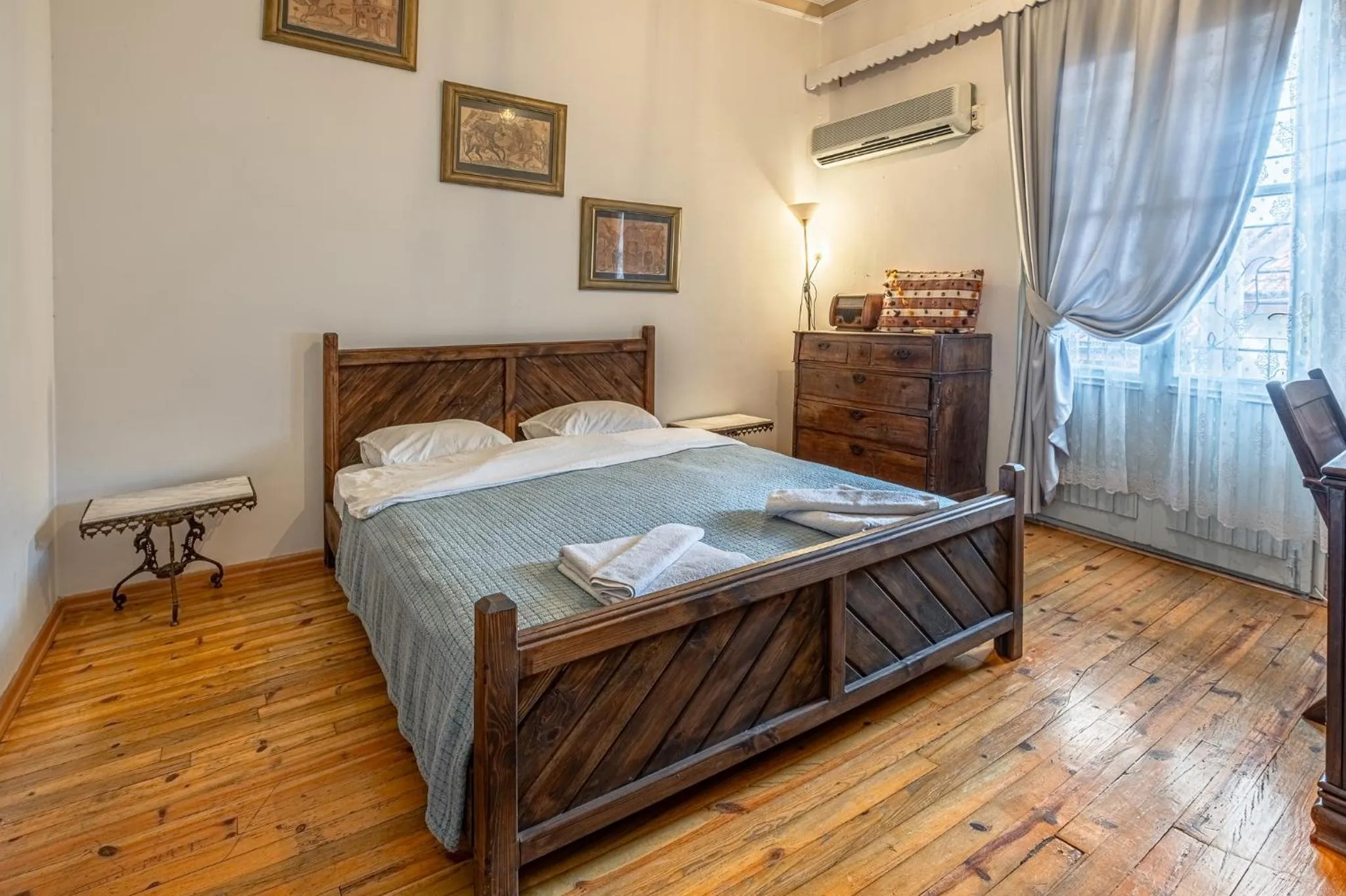 Photo of the whole room, Bed in Villa Tulipan