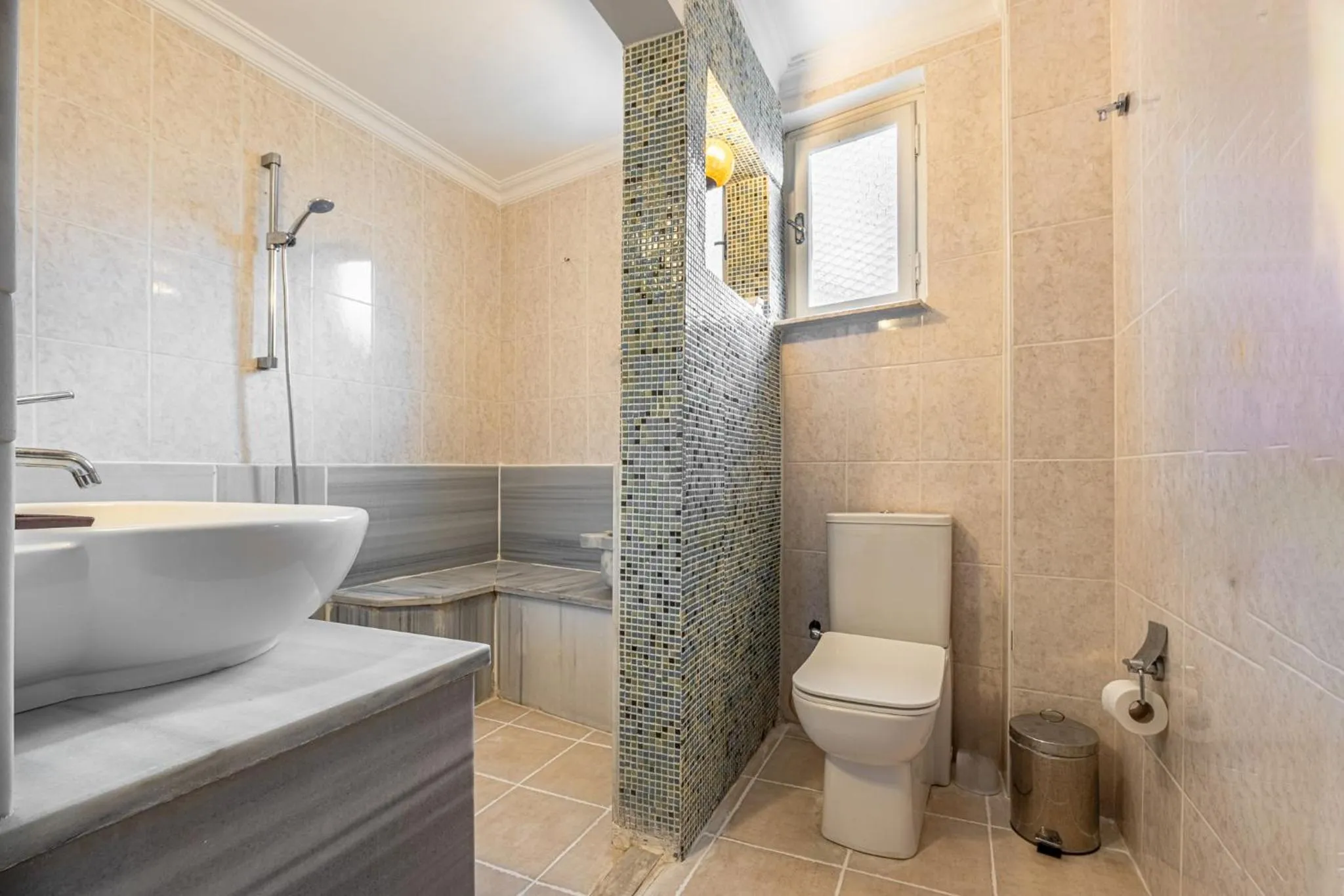 Shower in Villa Tulipan