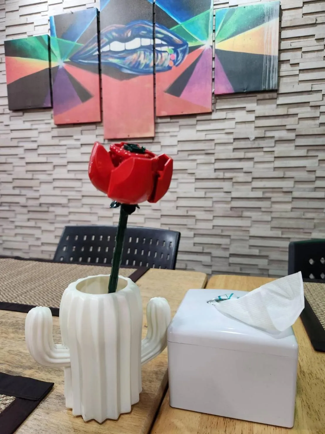 Decorative detail in Khaosan Art Hotel