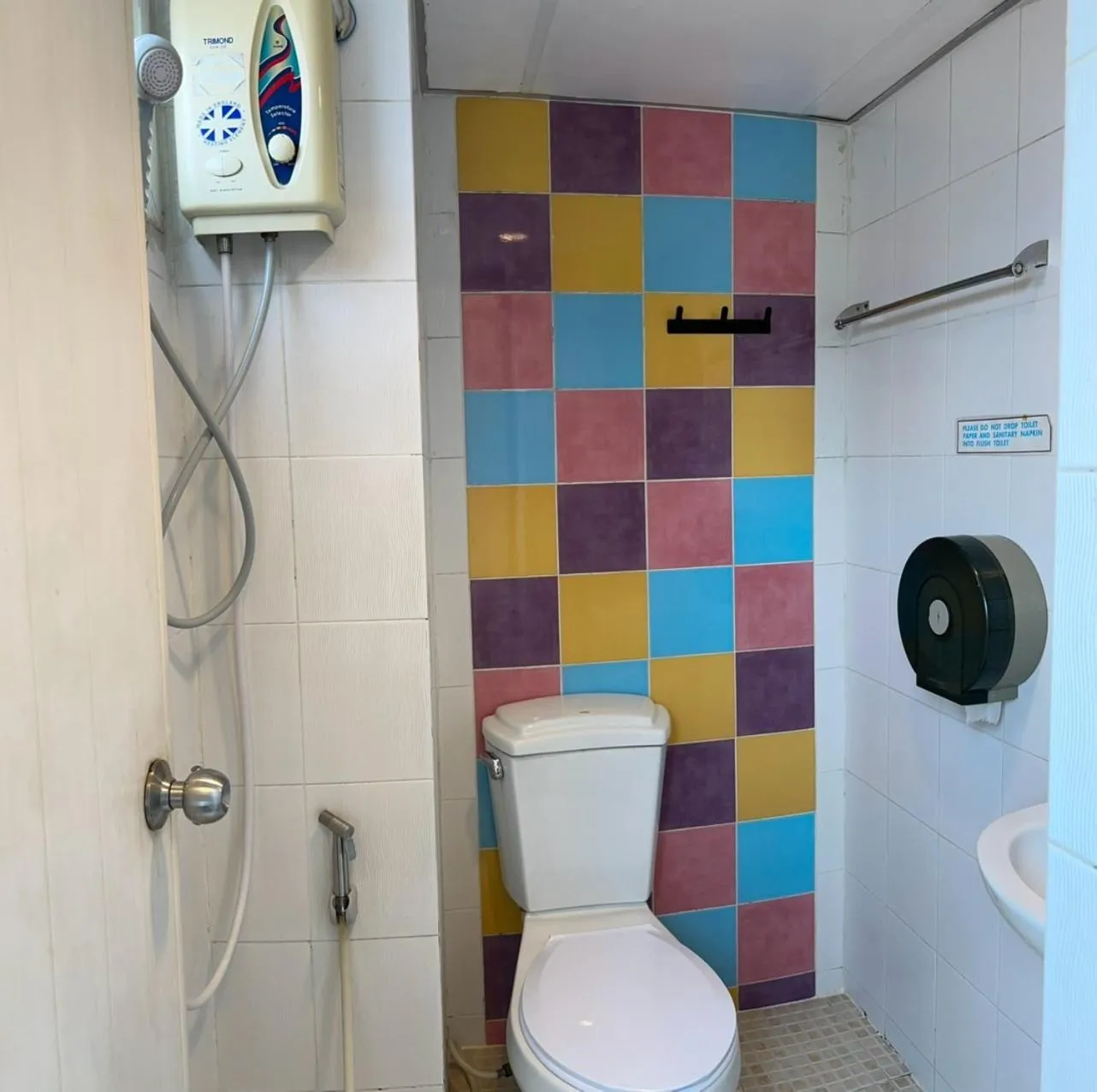 Bathroom in Khaosan Art Hotel