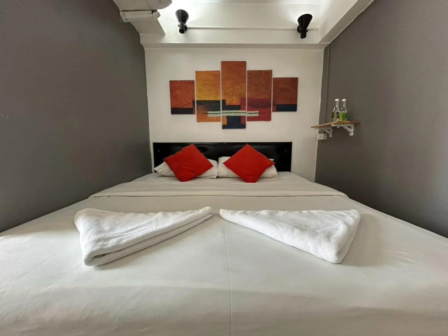 Bed in Khaosan Art Hotel