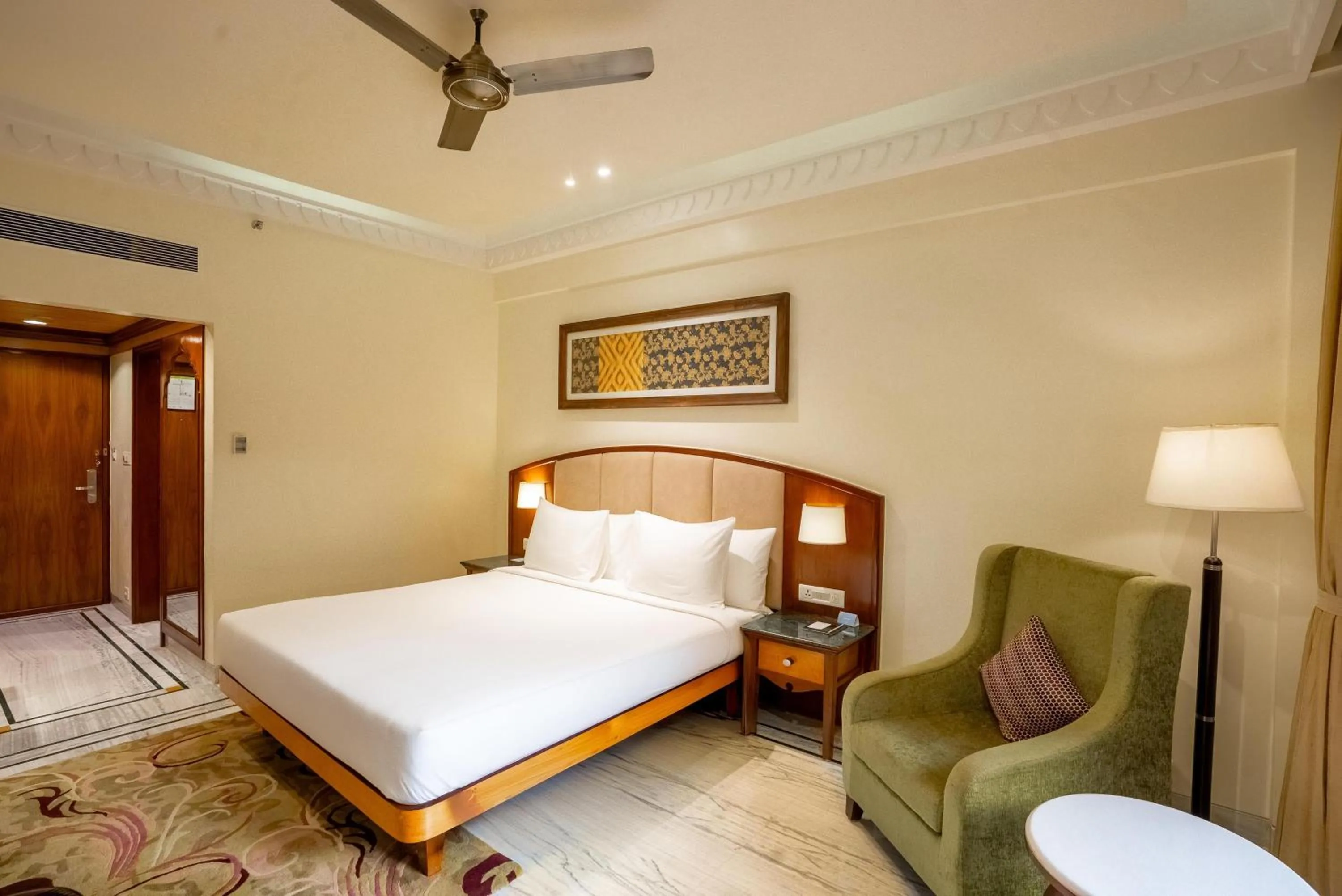 Bedroom, Bed in Radisson Jodhpur