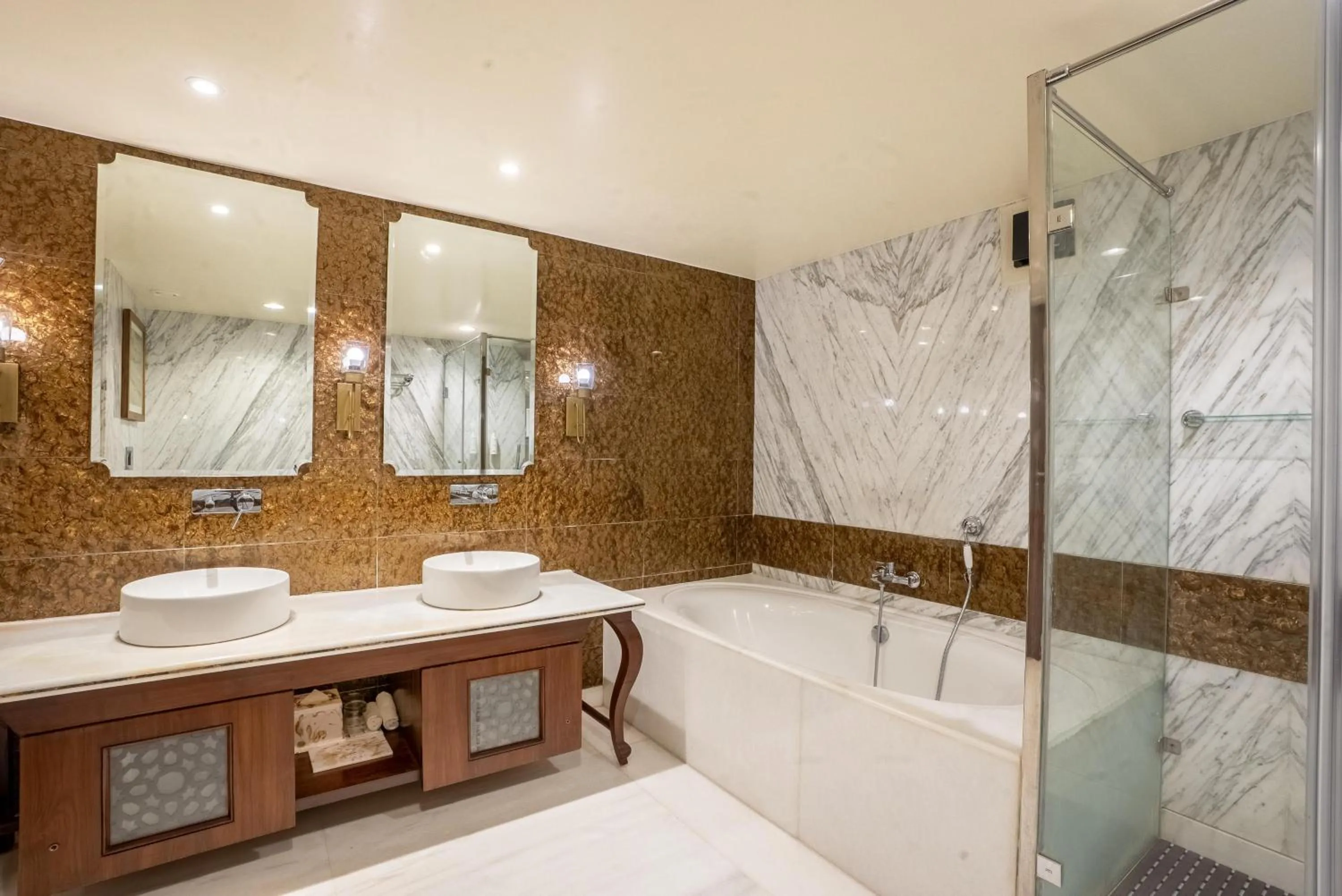 Photo of the whole room in Radisson Jodhpur