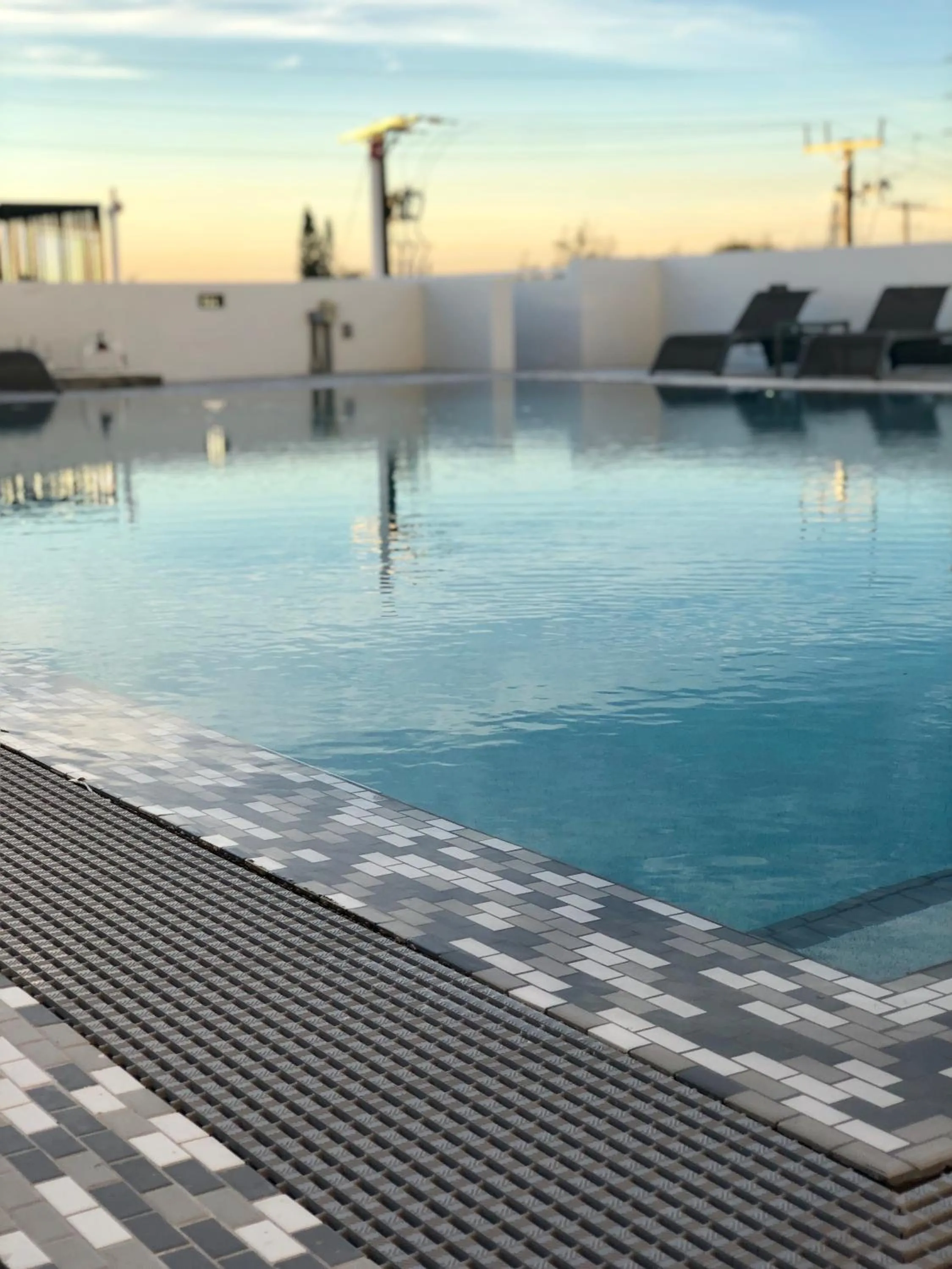 Swimming pool in Wyndham Garden Ft Lauderdale Airport & Cruise Port