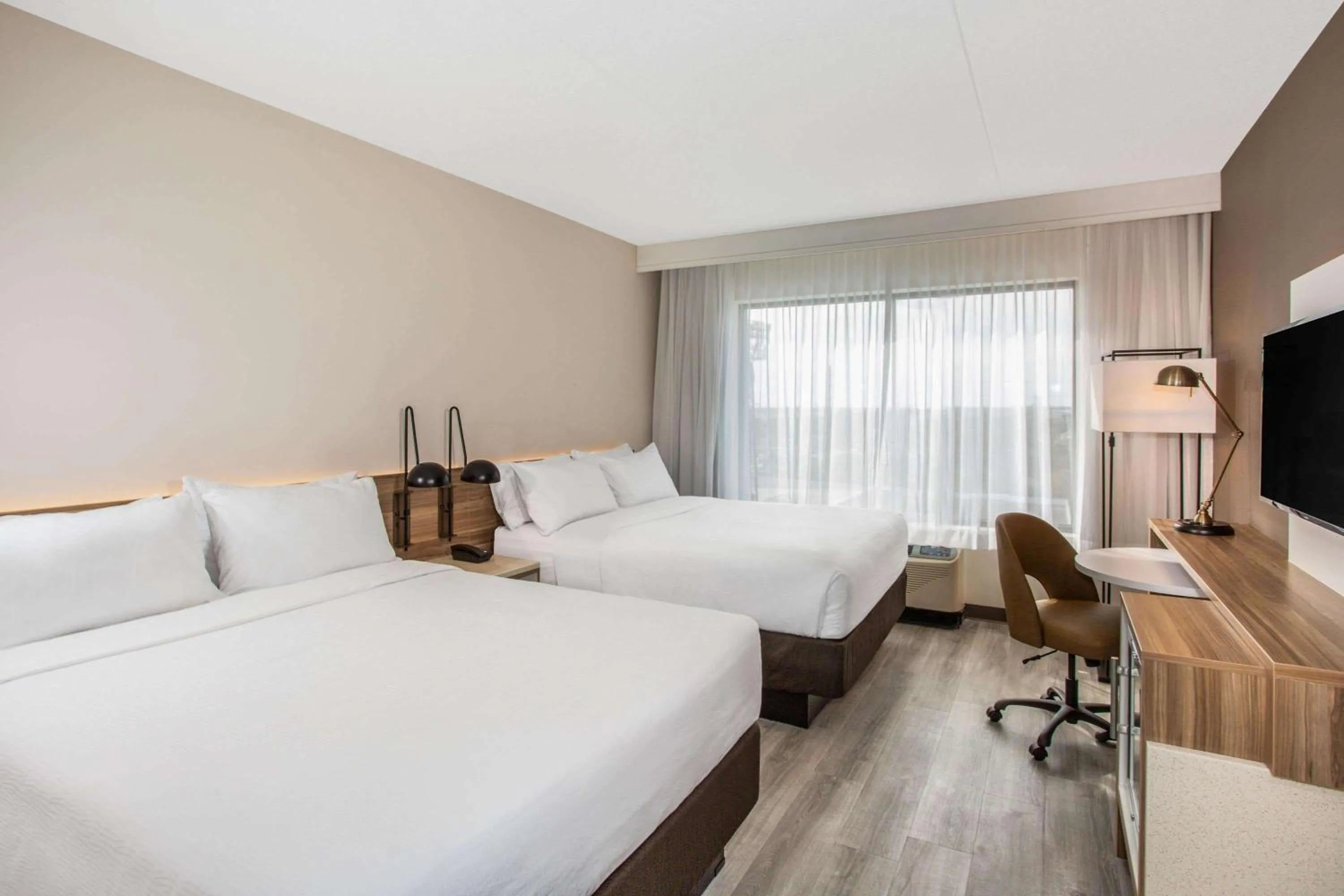 Photo of the whole room, Bed in Wyndham Garden Ft Lauderdale Airport & Cruise Port