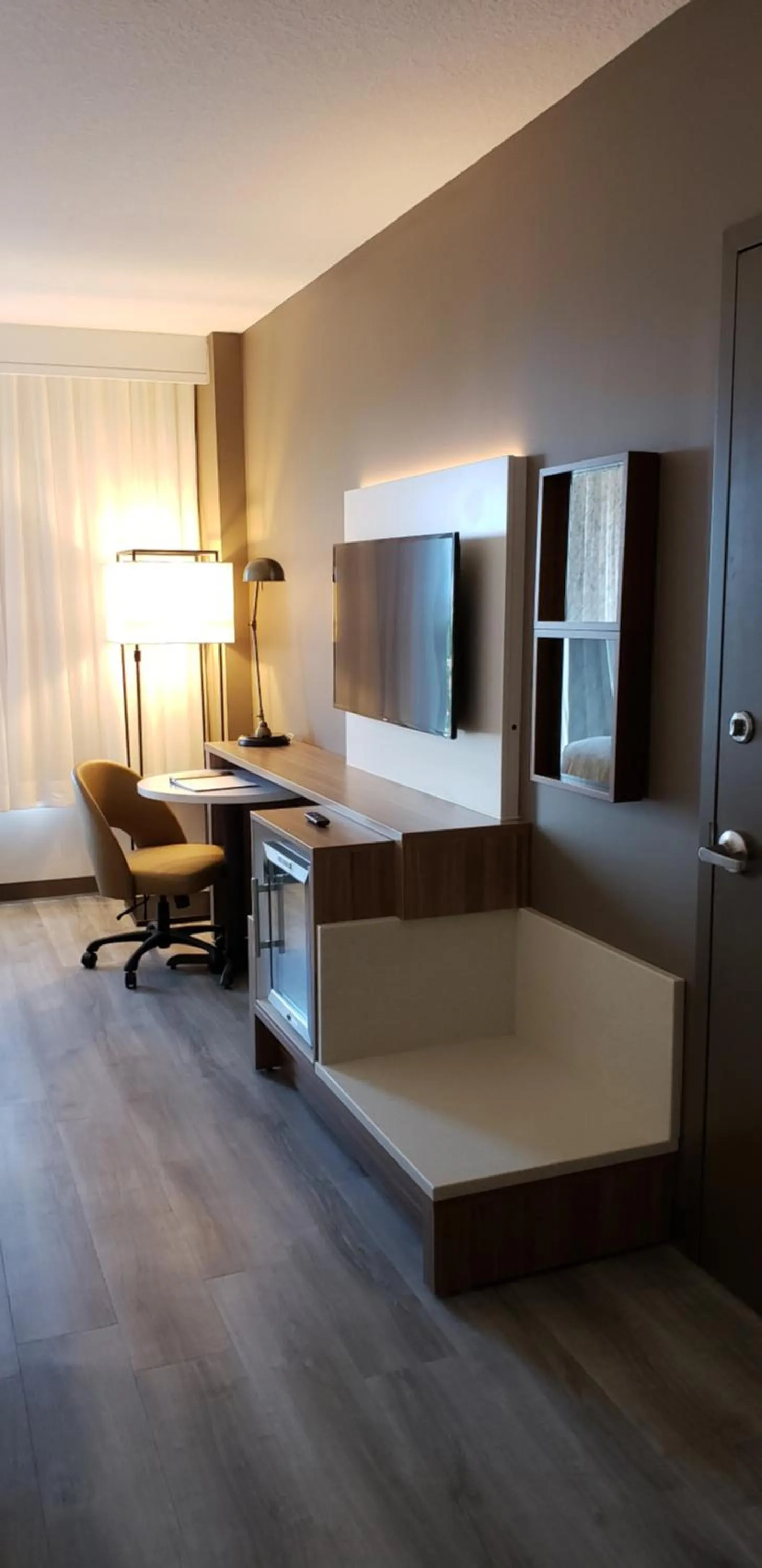 Bed in Wyndham Garden Ft Lauderdale Airport & Cruise Port