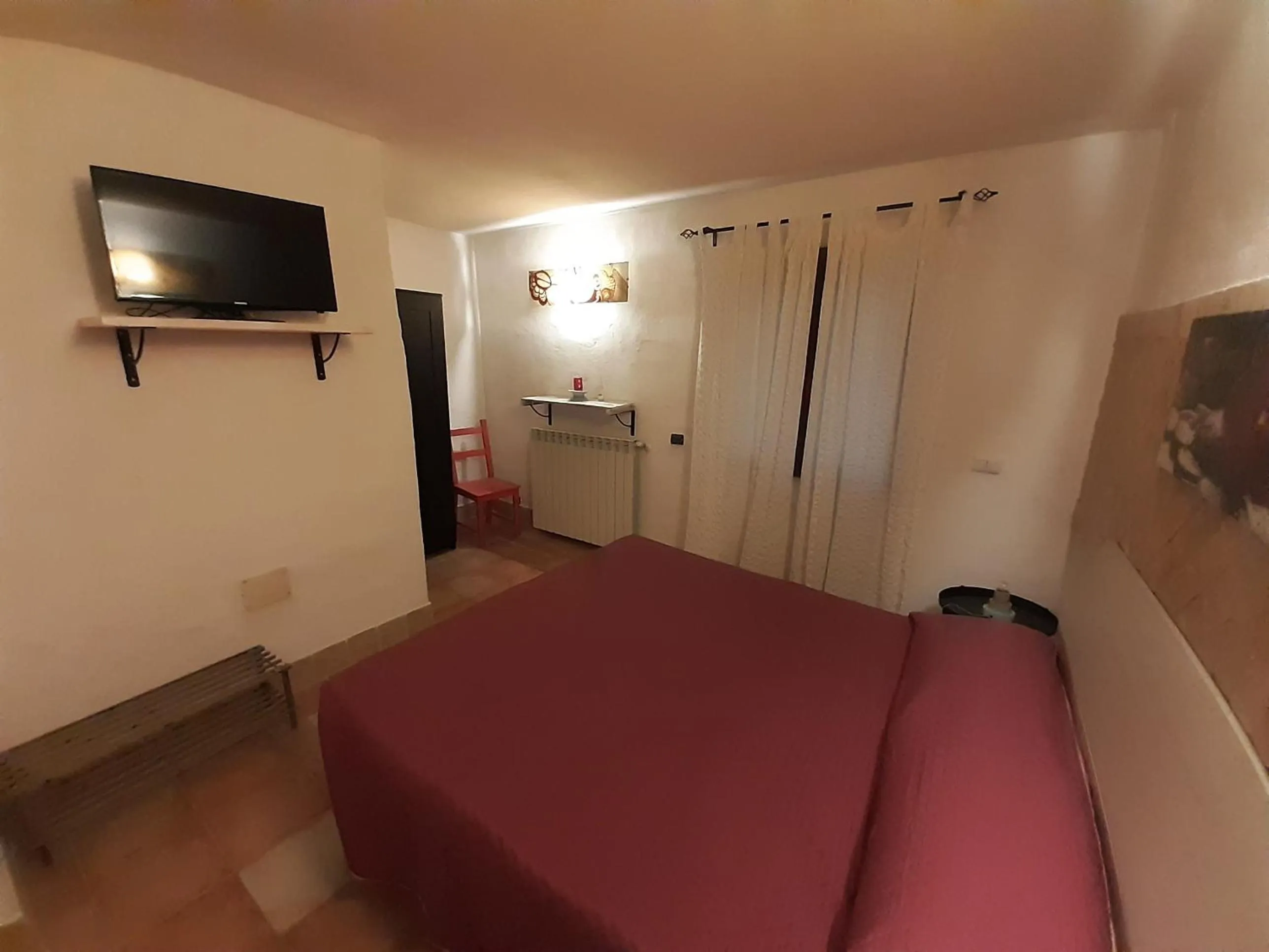 Bedroom, Bed in LA GROTTA Bed and Breakfast