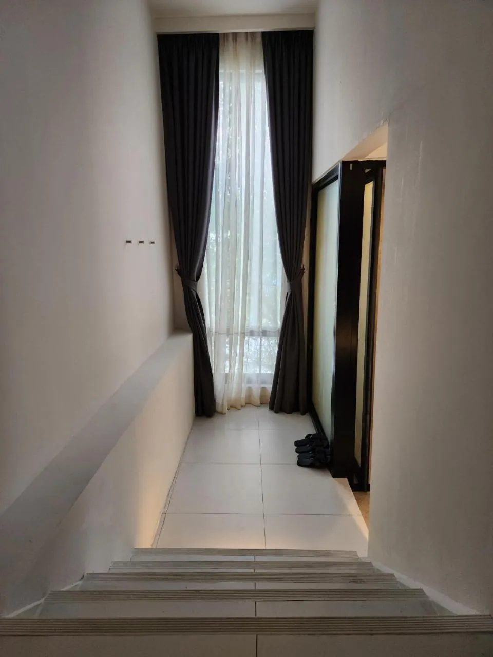 Photo of the whole room, Bed in POR Santitham