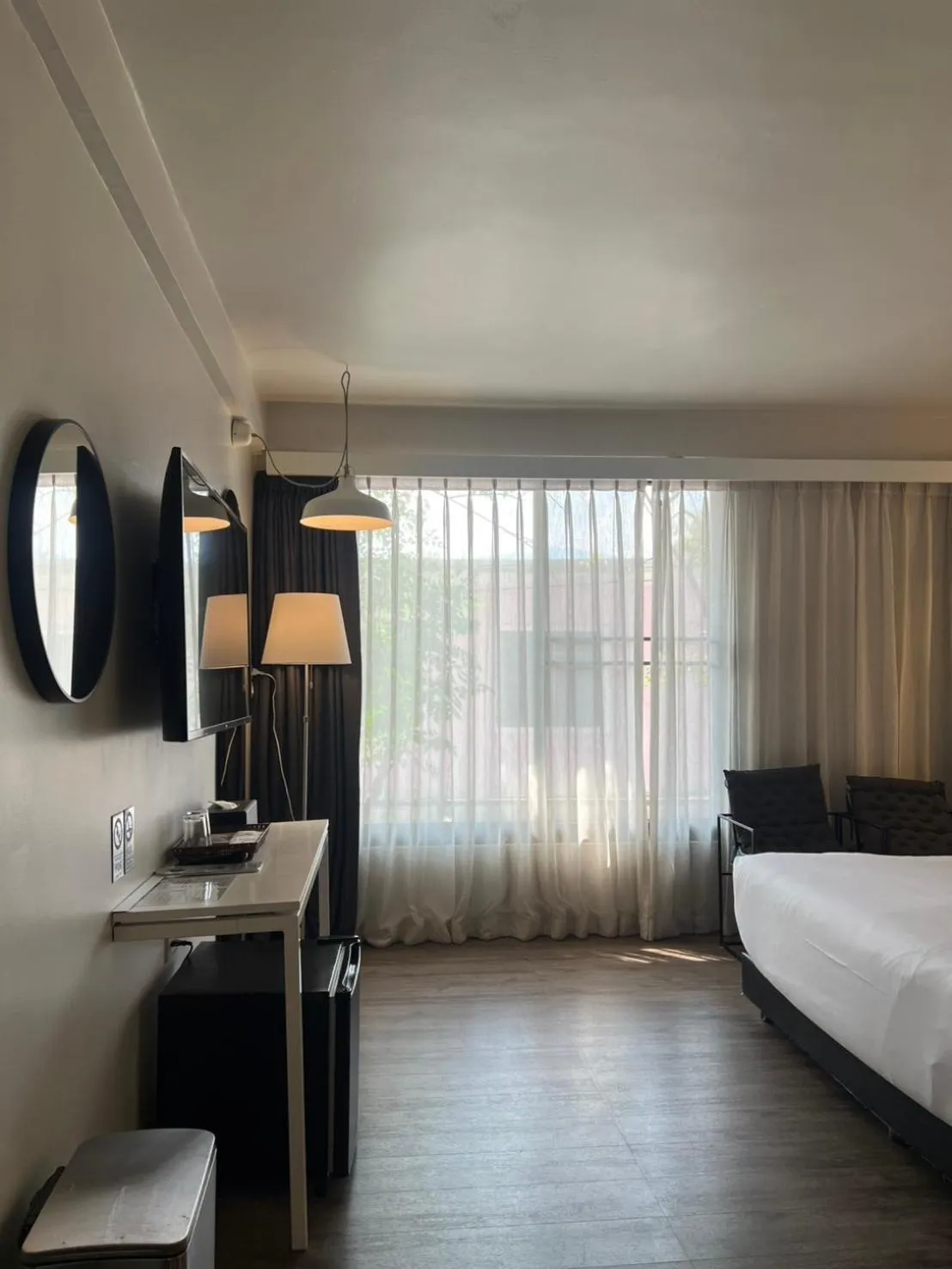 Photo of the whole room, Bed in POR Santitham