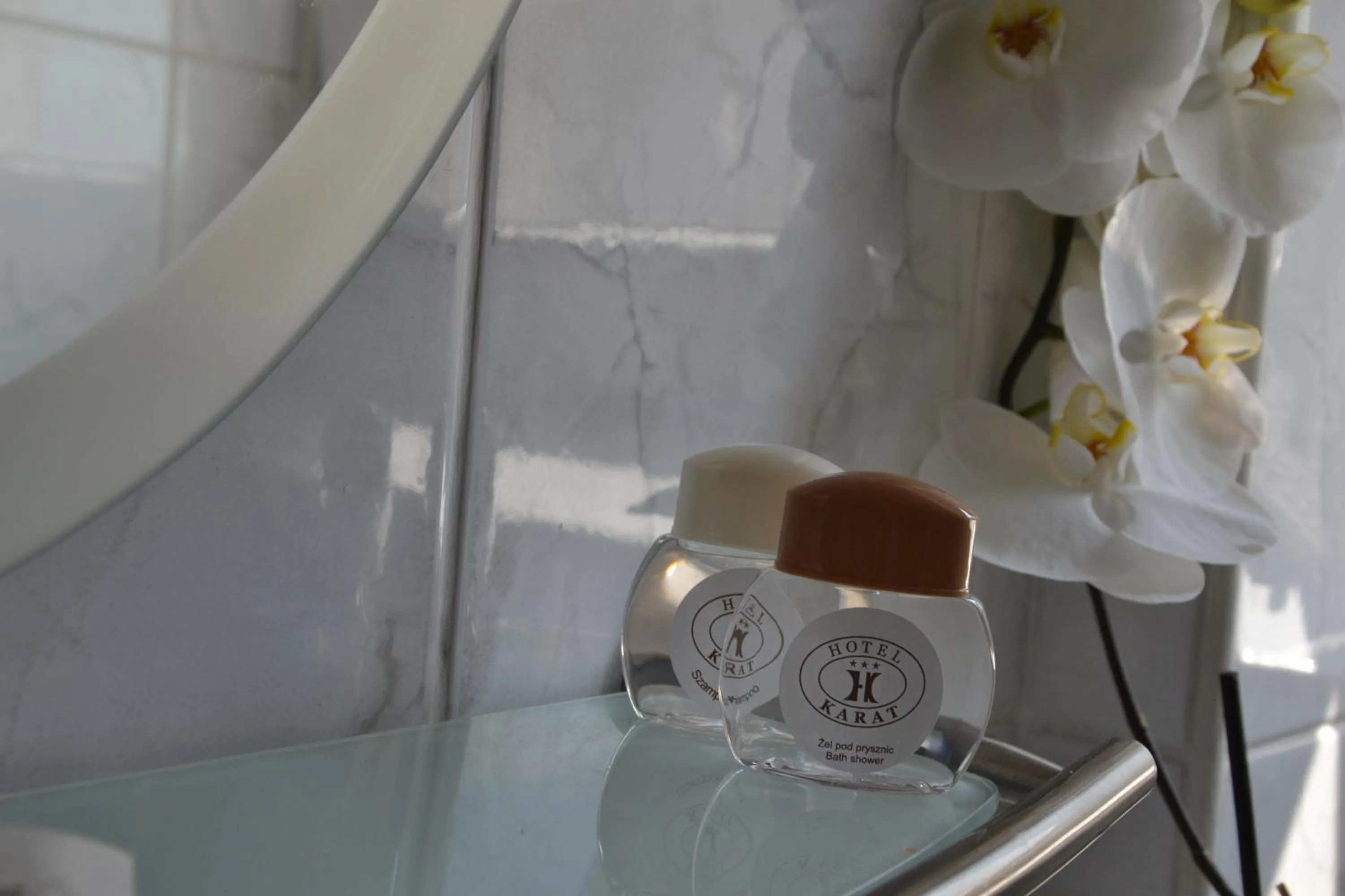 Property logo or sign in Karat